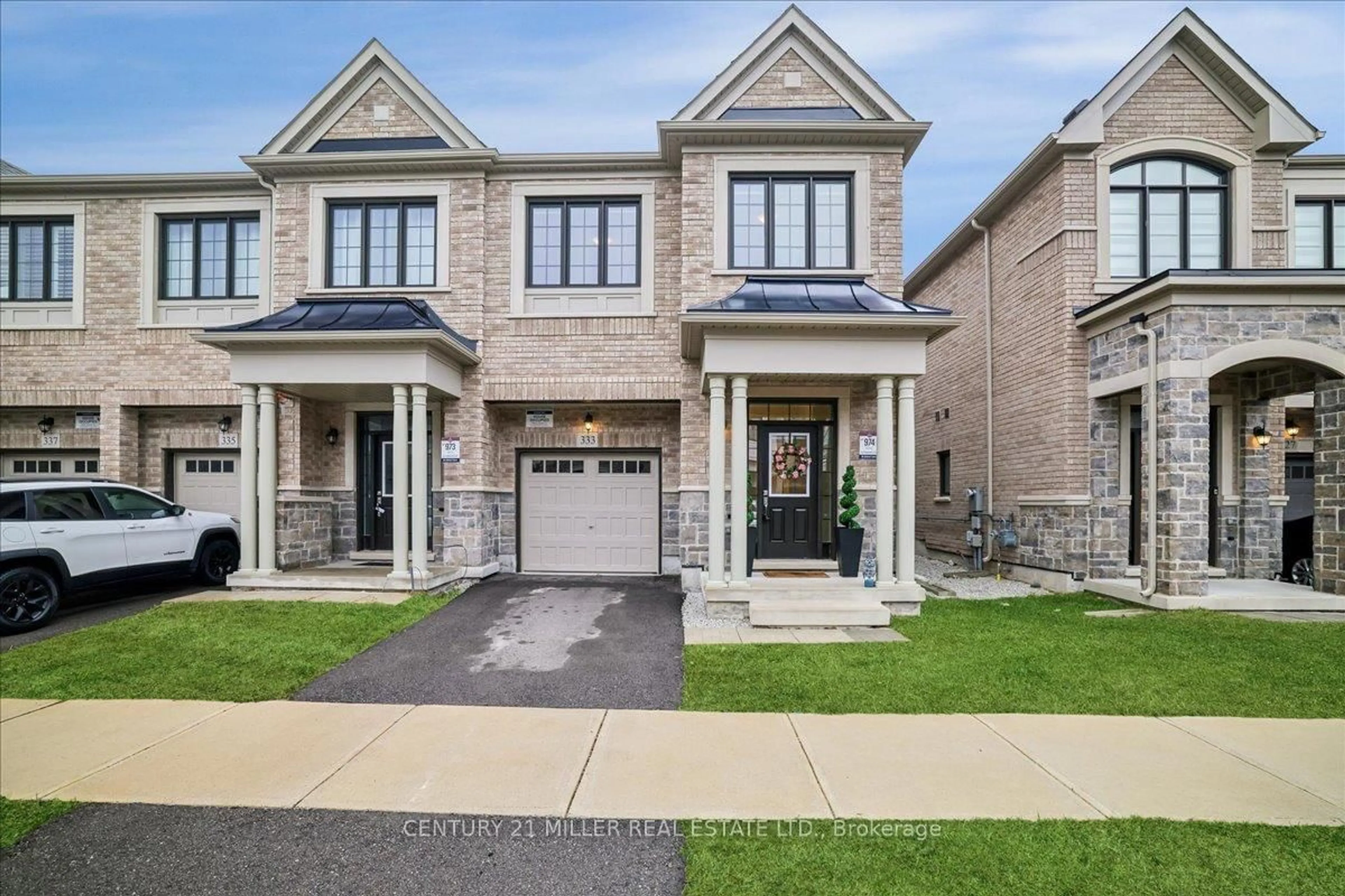 Home with brick exterior material, street for 333 Thimbleweed Crt, Milton Ontario L9T 2X5