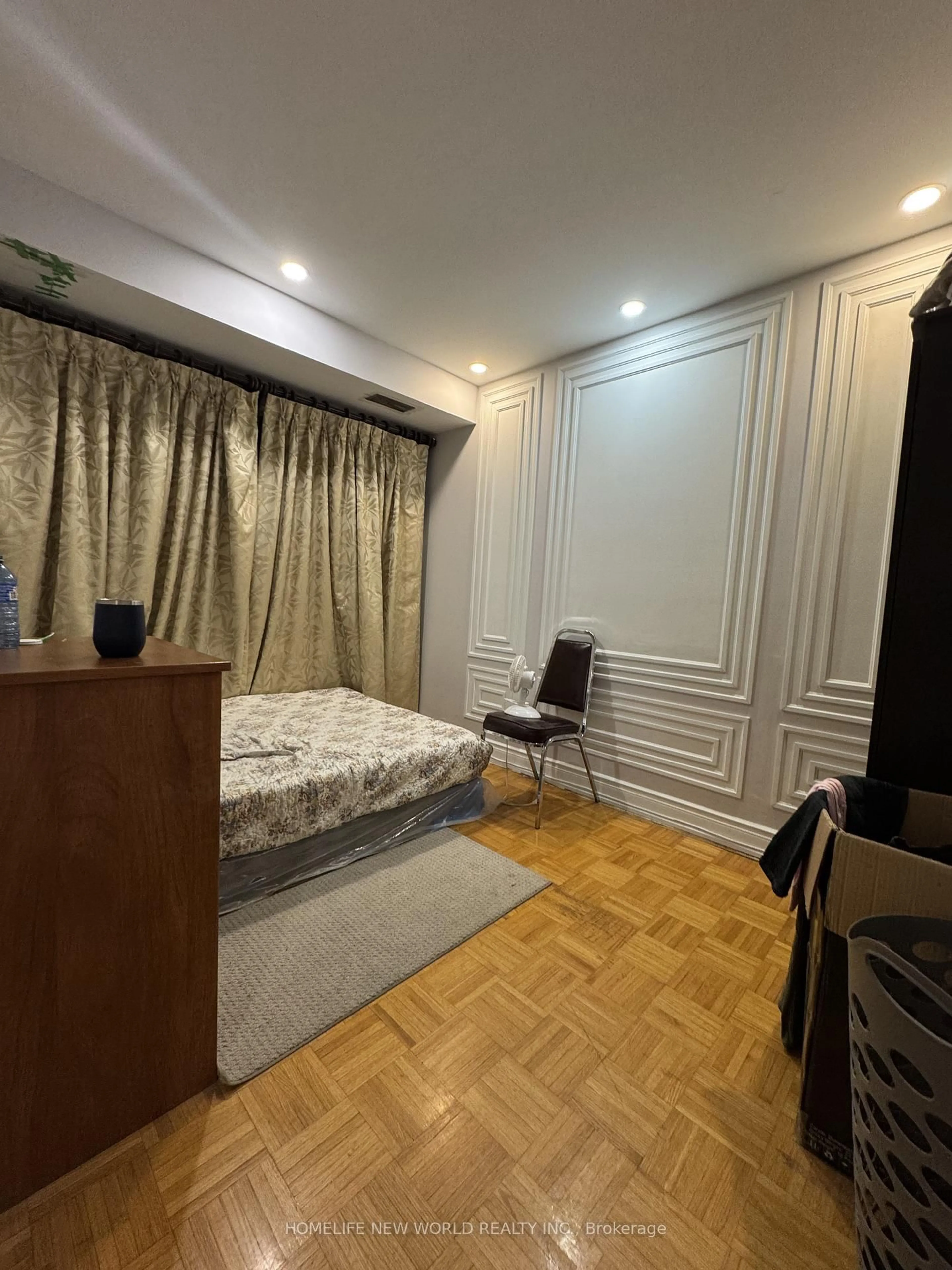 Bedroom with bed, unknown for 2901 Jane St #113, Toronto Ontario M3N 2J8