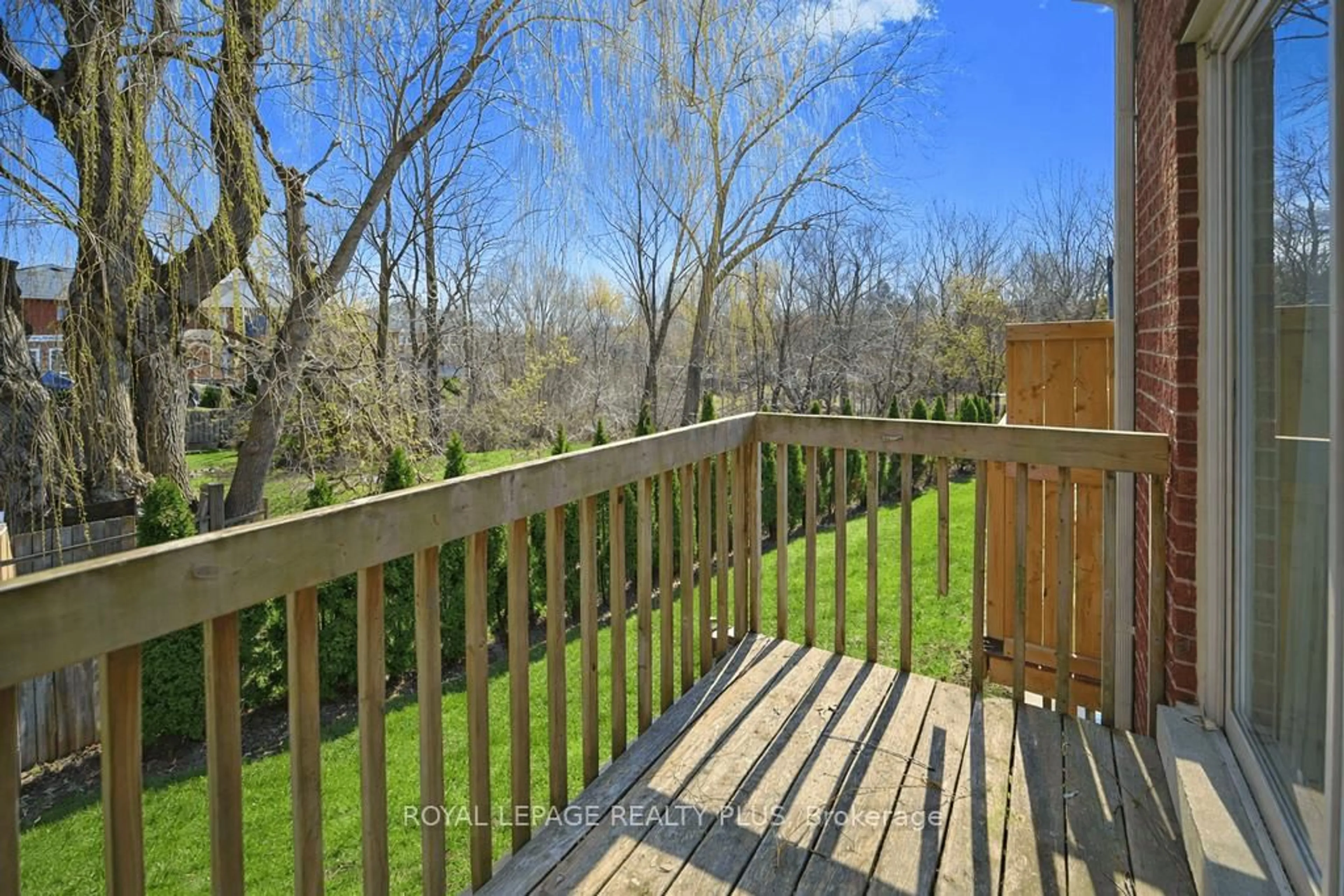 Patio, water/lake/river/ocean view for 1010 Cristina Crt #7, Mississauga Ontario L5J 4T7