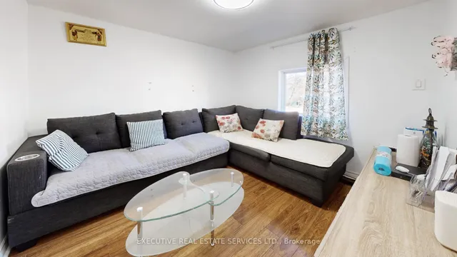 89 John St, Brampton 5