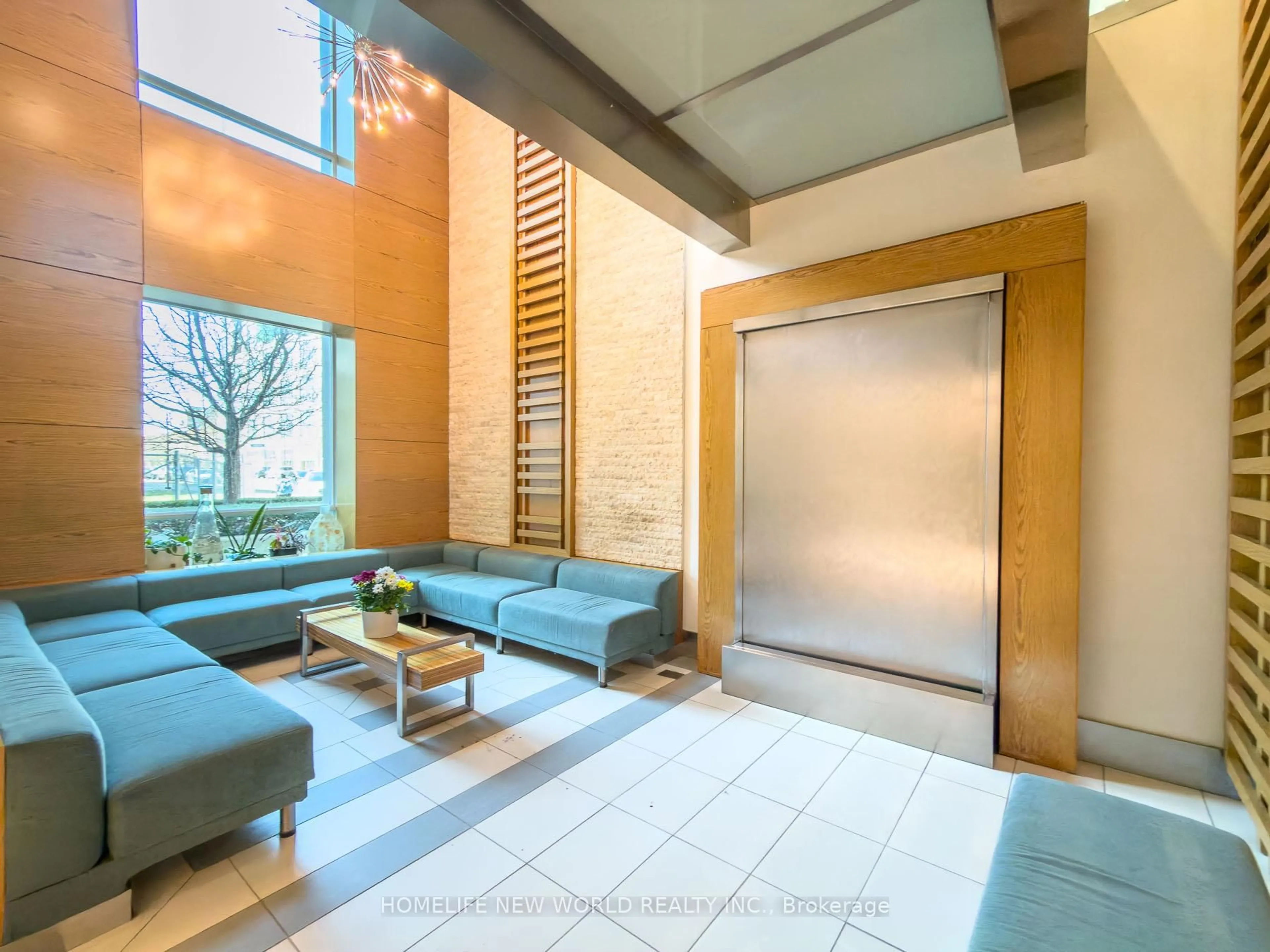Indoor foyer for 165 Legion Rd #1722, Toronto Ontario M8Y 0B3
