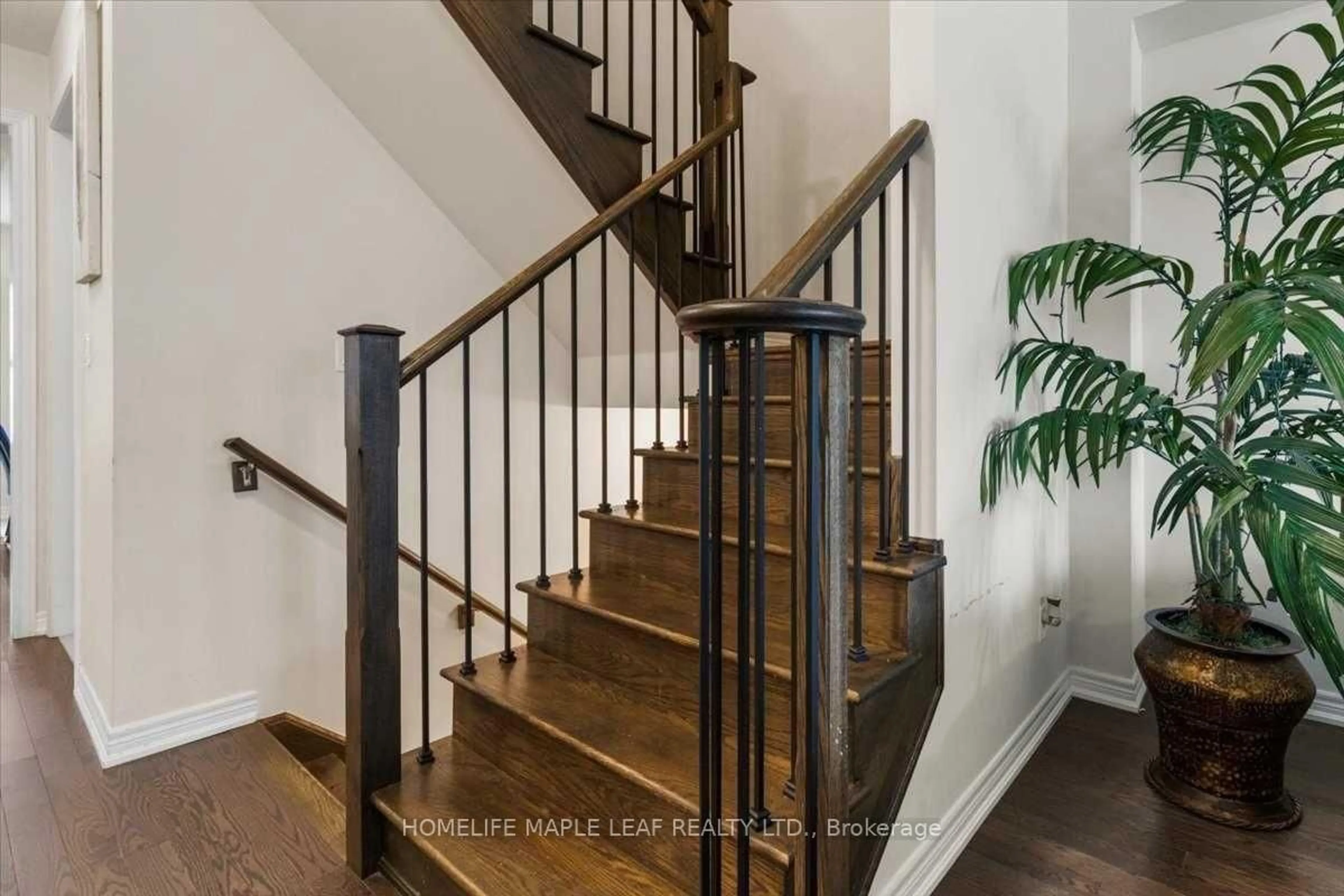 Stairs for 67 Folgate Cres, Brampton Ontario L6R 4A7