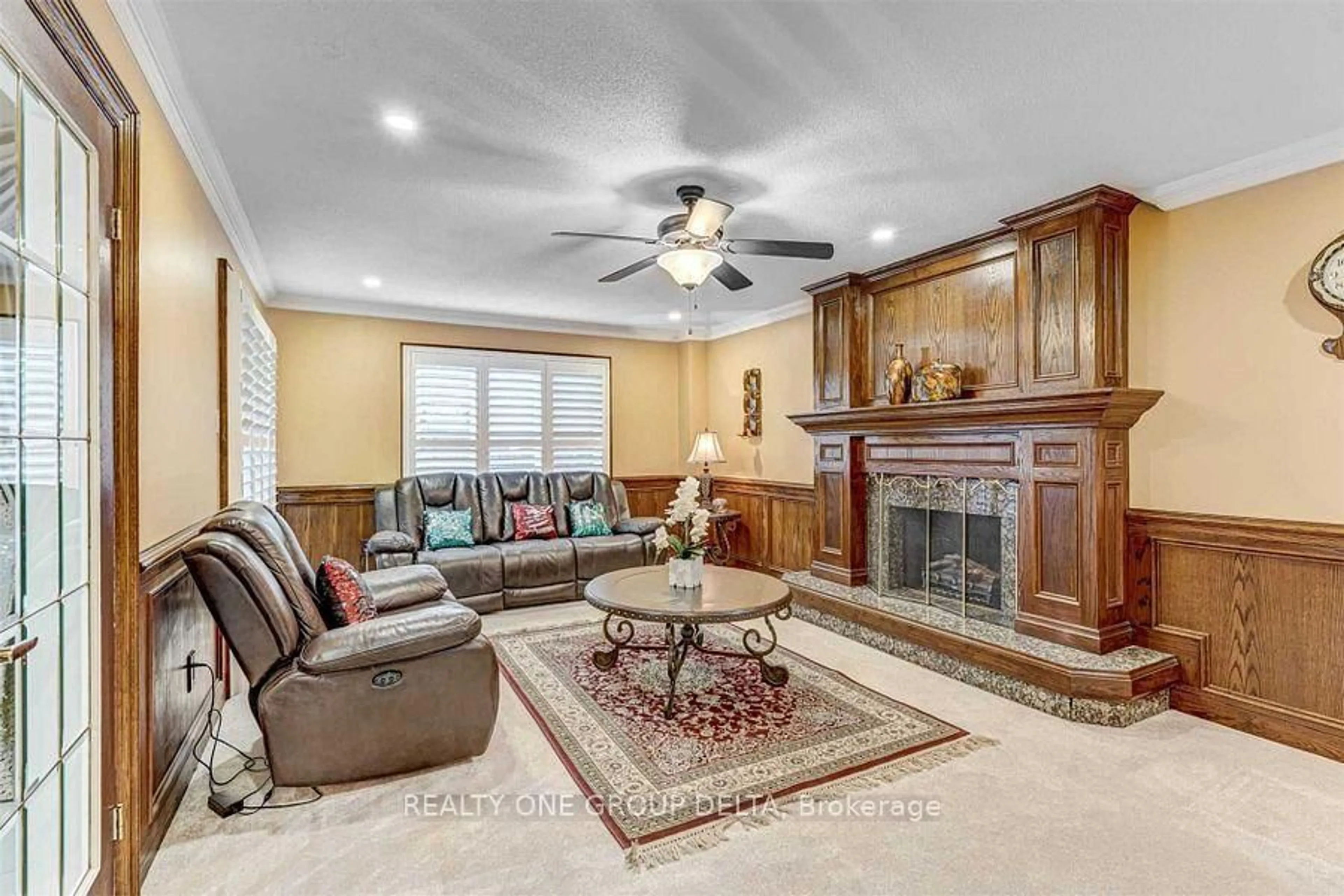 Living room with furniture, ceramic/tile floor for 1918 Royal Credit Blvd, Mississauga Ontario L5M 4Y1