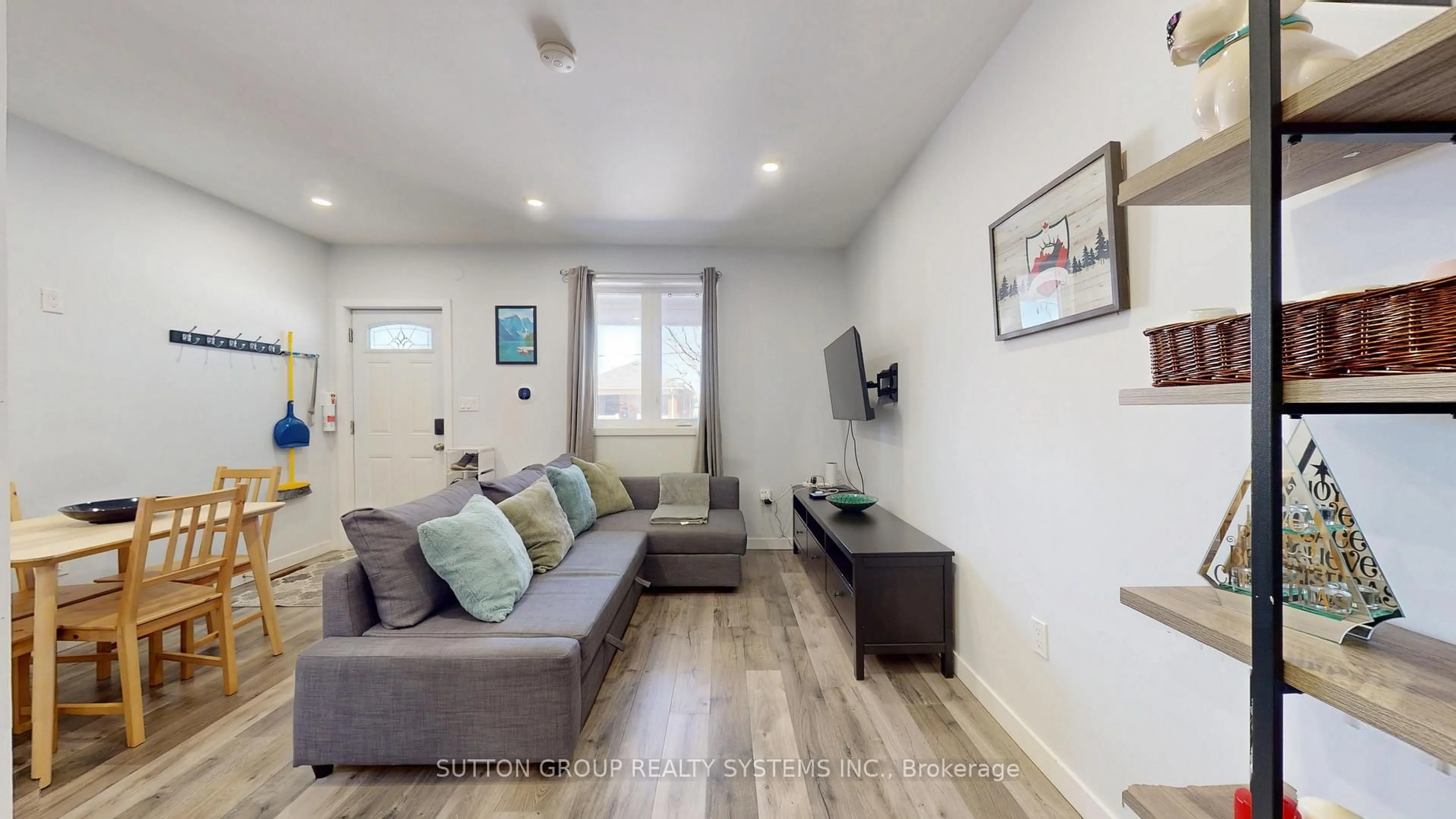 Living room with furniture, unknown for 50 Brownville Ave, Toronto Ontario M4N 4L3