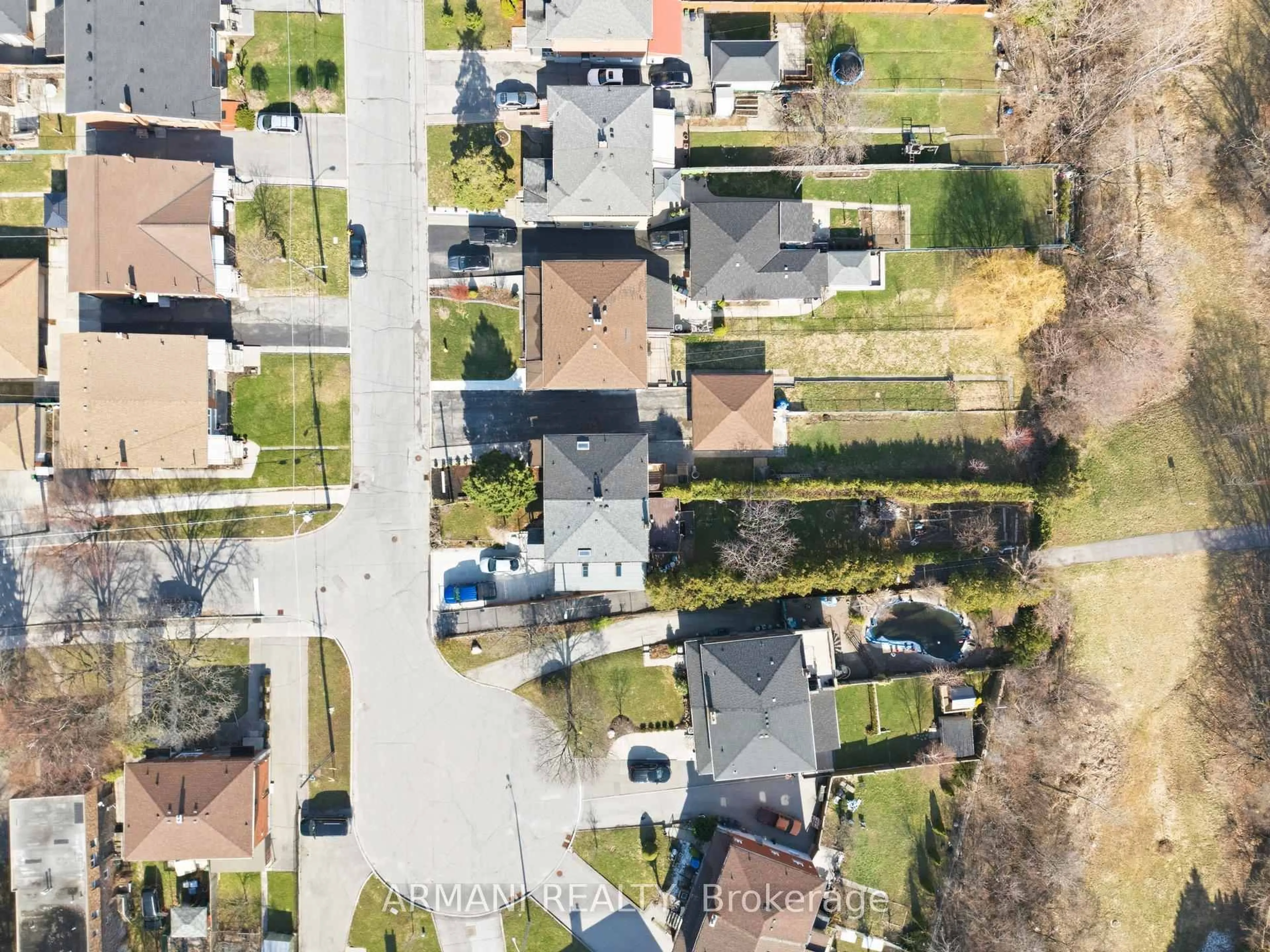 A pic from outside/outdoor area/front of a property/back of a property/a pic from drone, street for 11 Gotham Crt, Toronto Ontario M6M 2N9