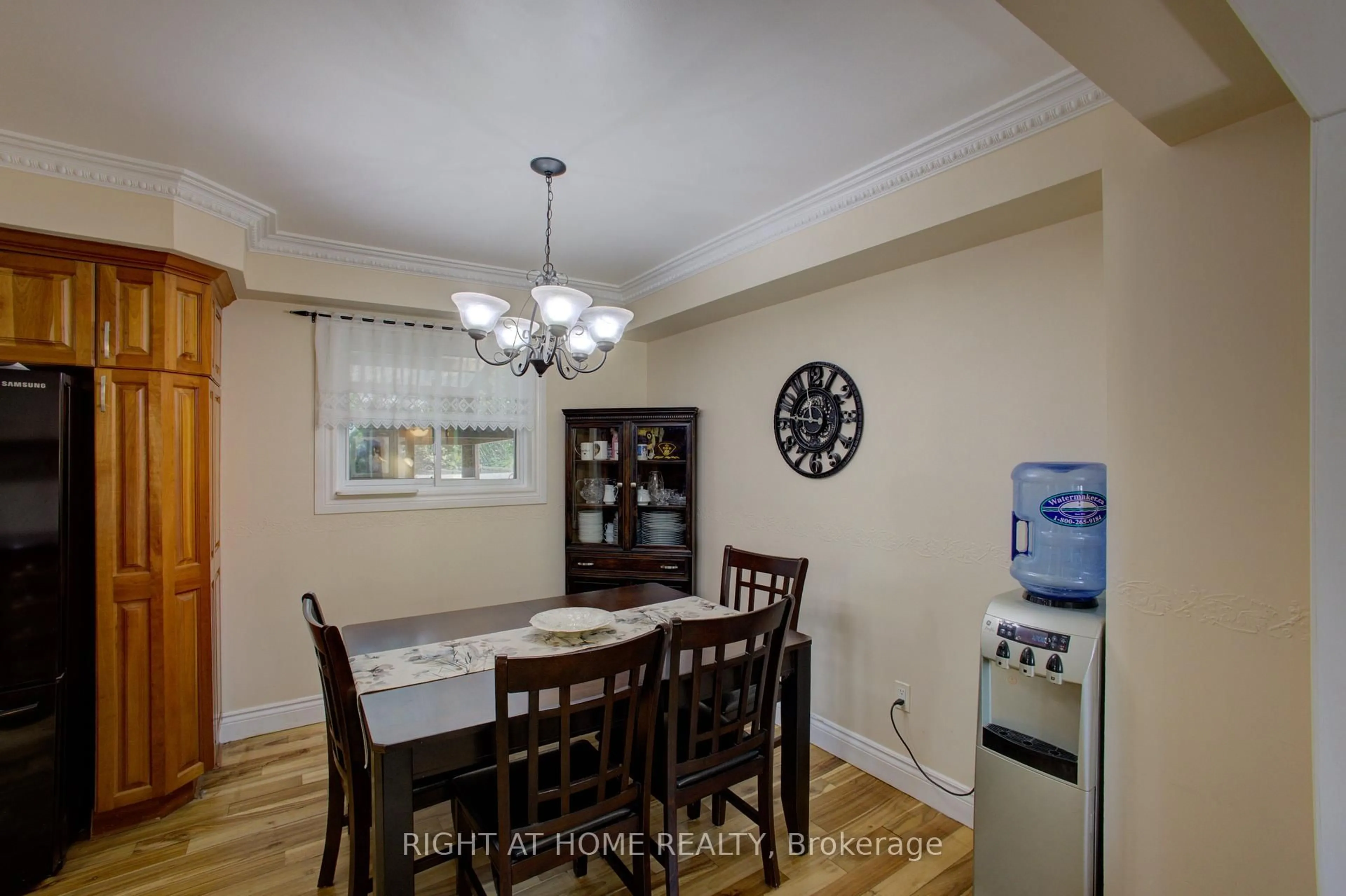 Dining room, wood/laminate floor for 3 Newton Dr, Orangeville Ontario L9W 3E3