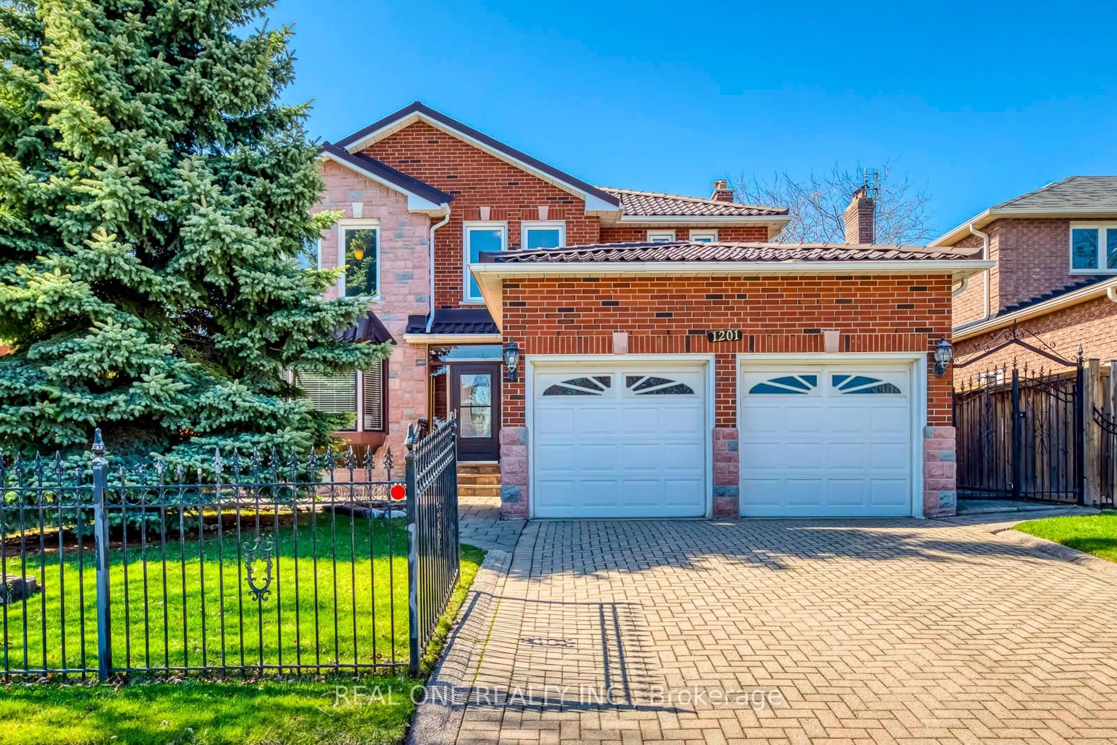 Home with brick exterior material, street for 1201 Creekside Dr, Oakville Ontario L6H 4Y8