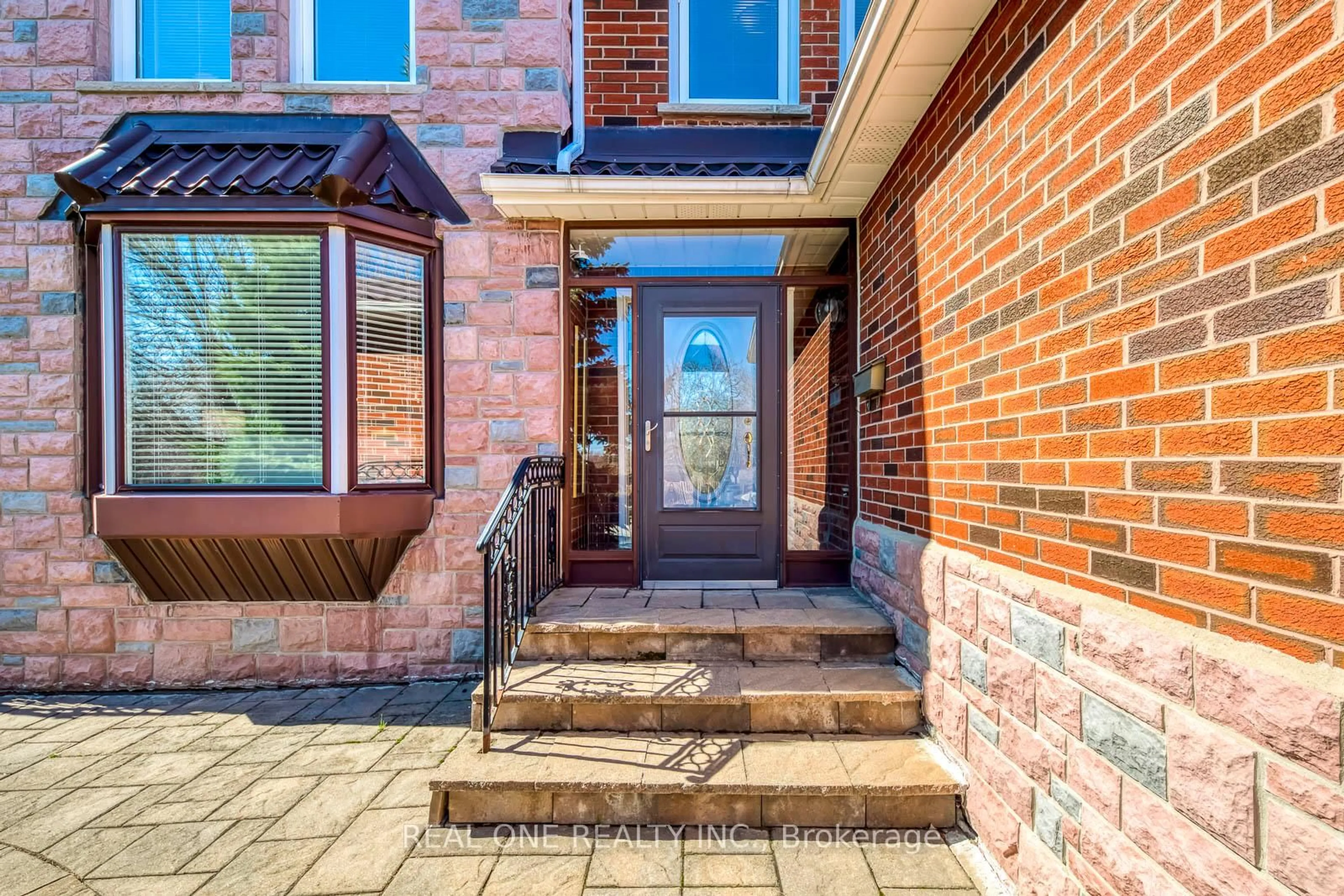 Home with brick exterior material, street for 1201 Creekside Dr, Oakville Ontario L6H 4Y8