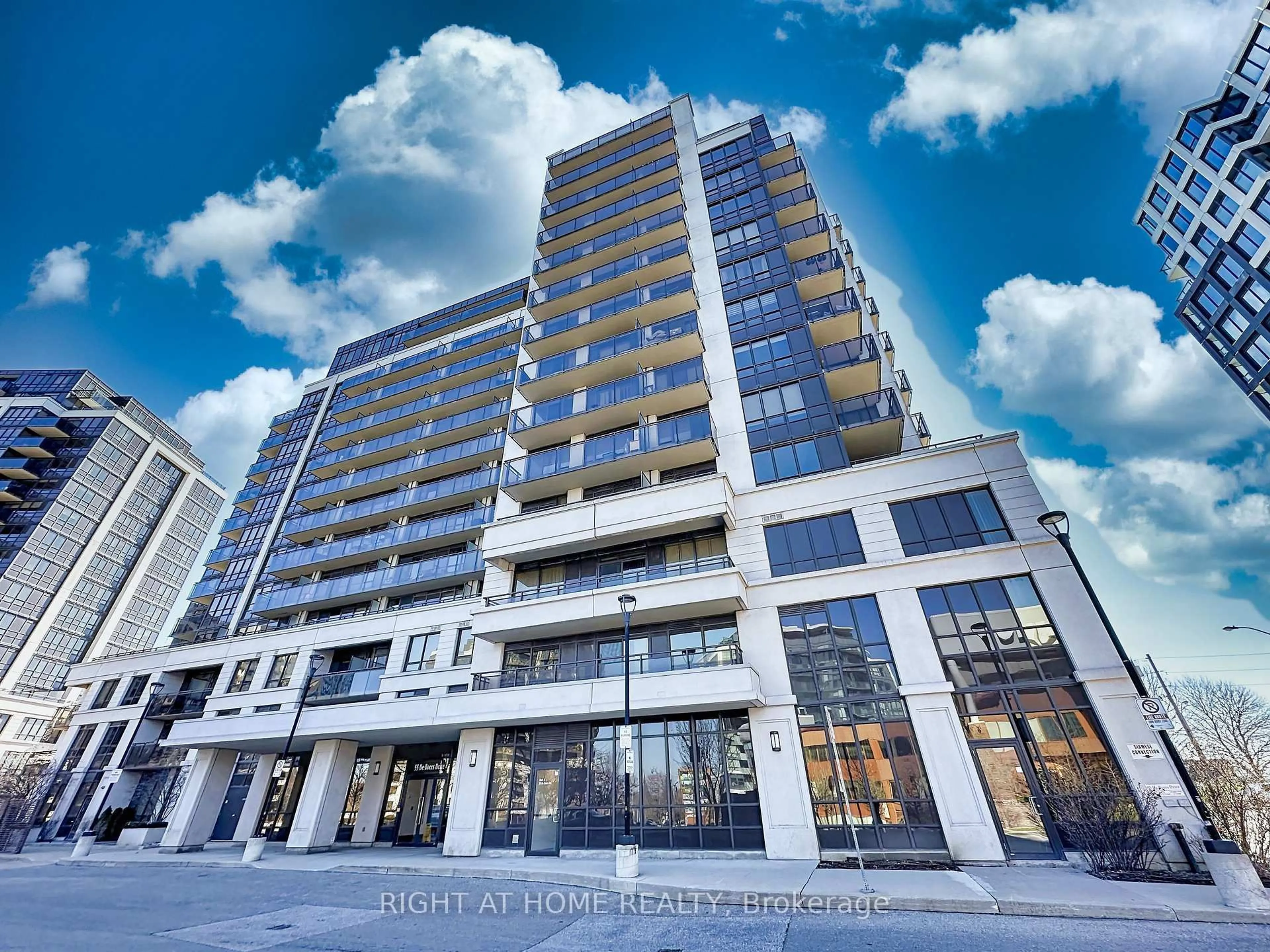 Indoor foyer for 55 De Boers Dr #LPH09, Toronto Ontario M3J 0G5