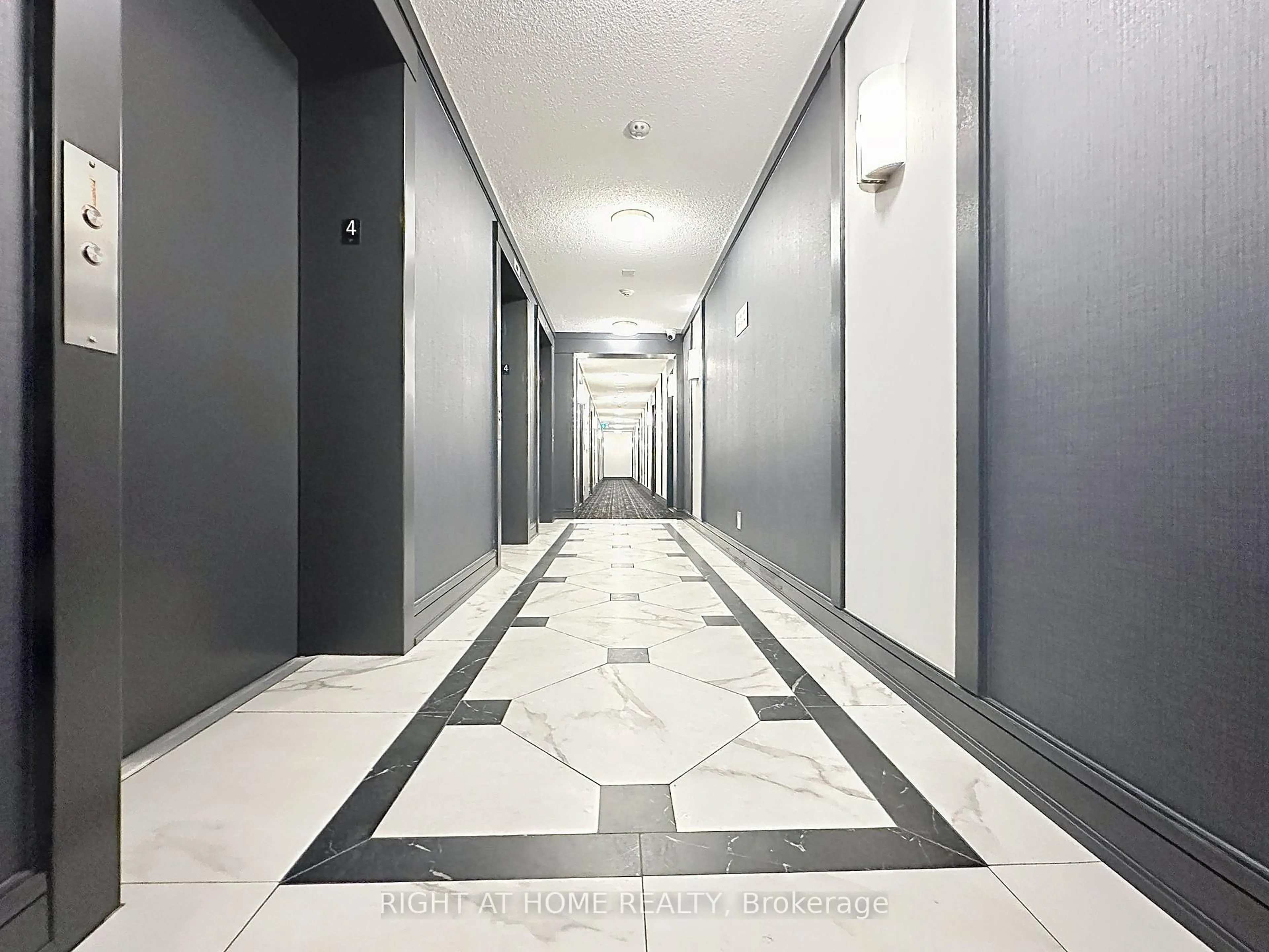 Indoor foyer for 55 De Boers Dr #LPH09, Toronto Ontario M3J 0G5