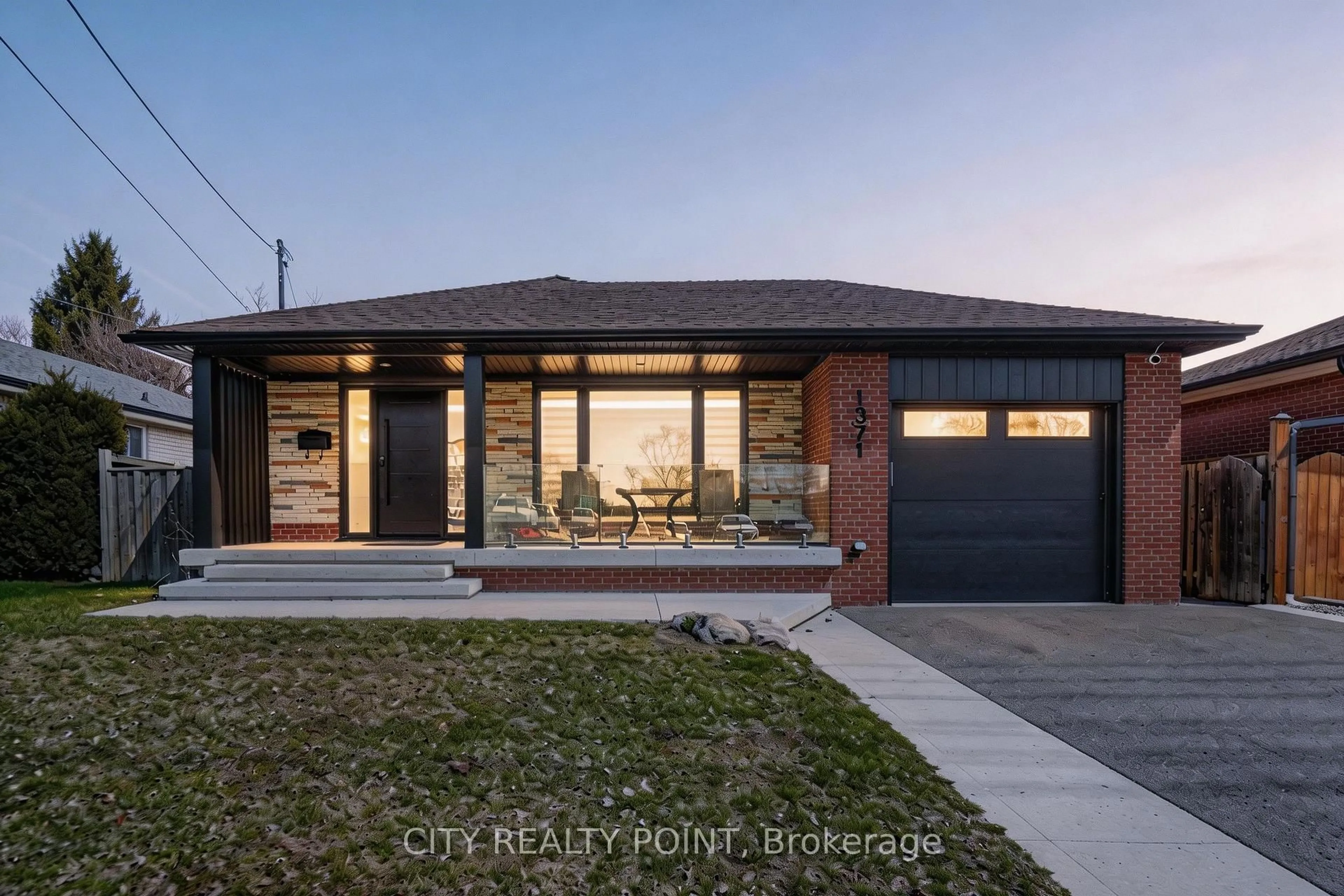 Home with brick exterior material, street for 1371 Ogden Ave, Mississauga Ontario L5E 2H7