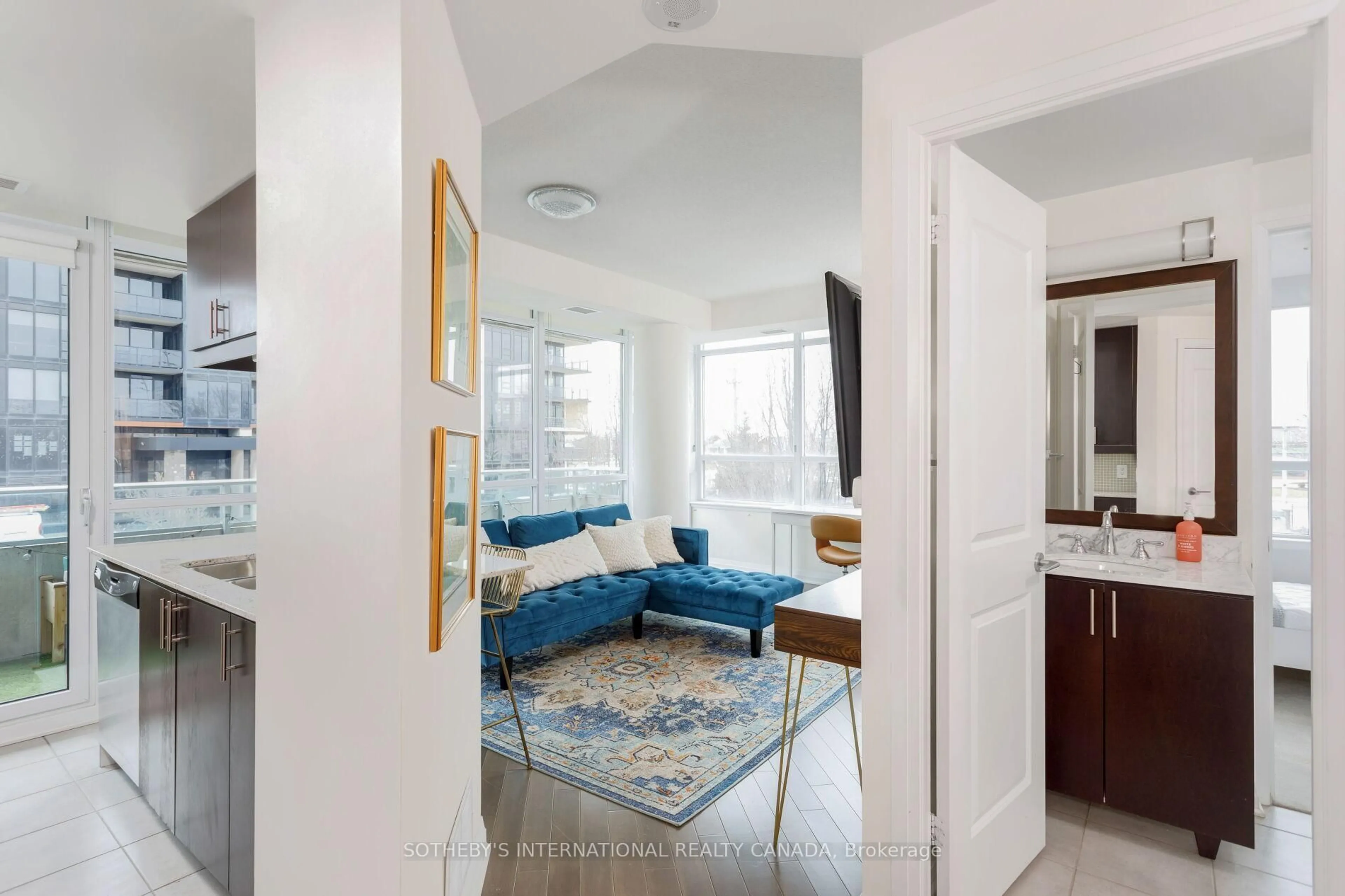 Unknown for 1055 Southdown Rd #210, Mississauga Ontario L5J 0A3