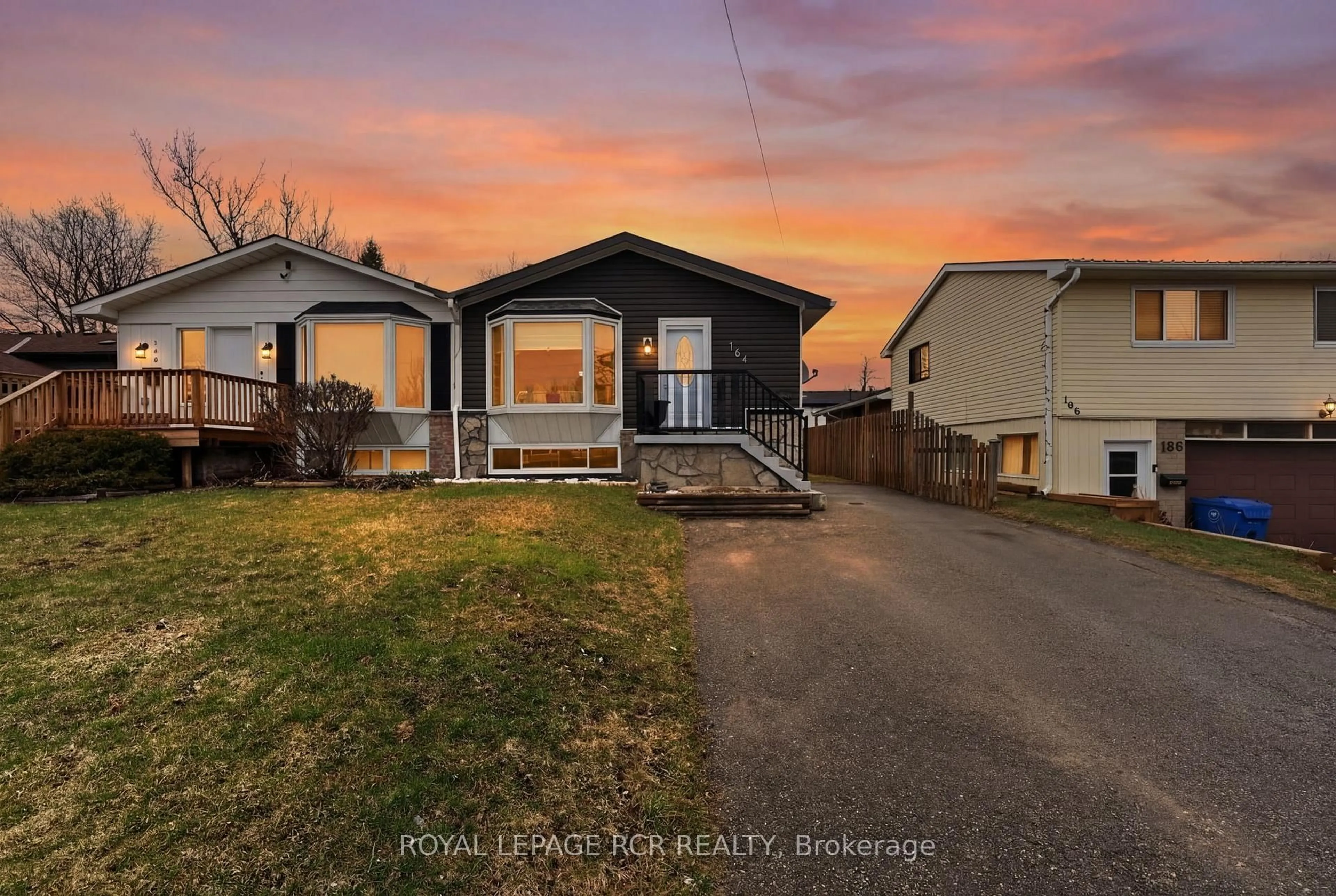 A pic from outside/outdoor area/front of a property/back of a property/a pic from drone, street for 164 Burbank Cres, Orangeville Ontario L9W 3H8