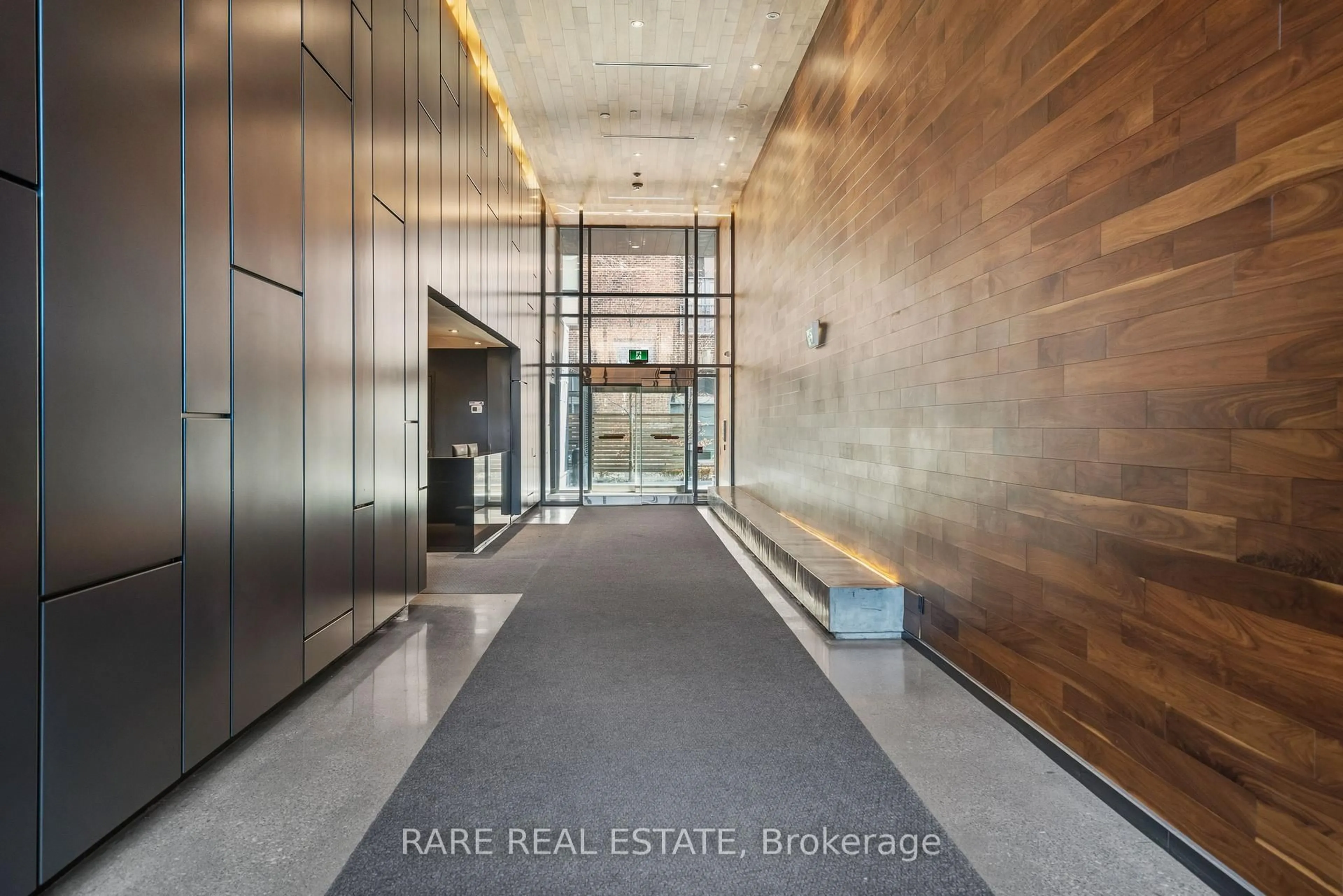 Indoor foyer for 383 Sorauren Ave #610, Toronto Ontario M6R 0A4