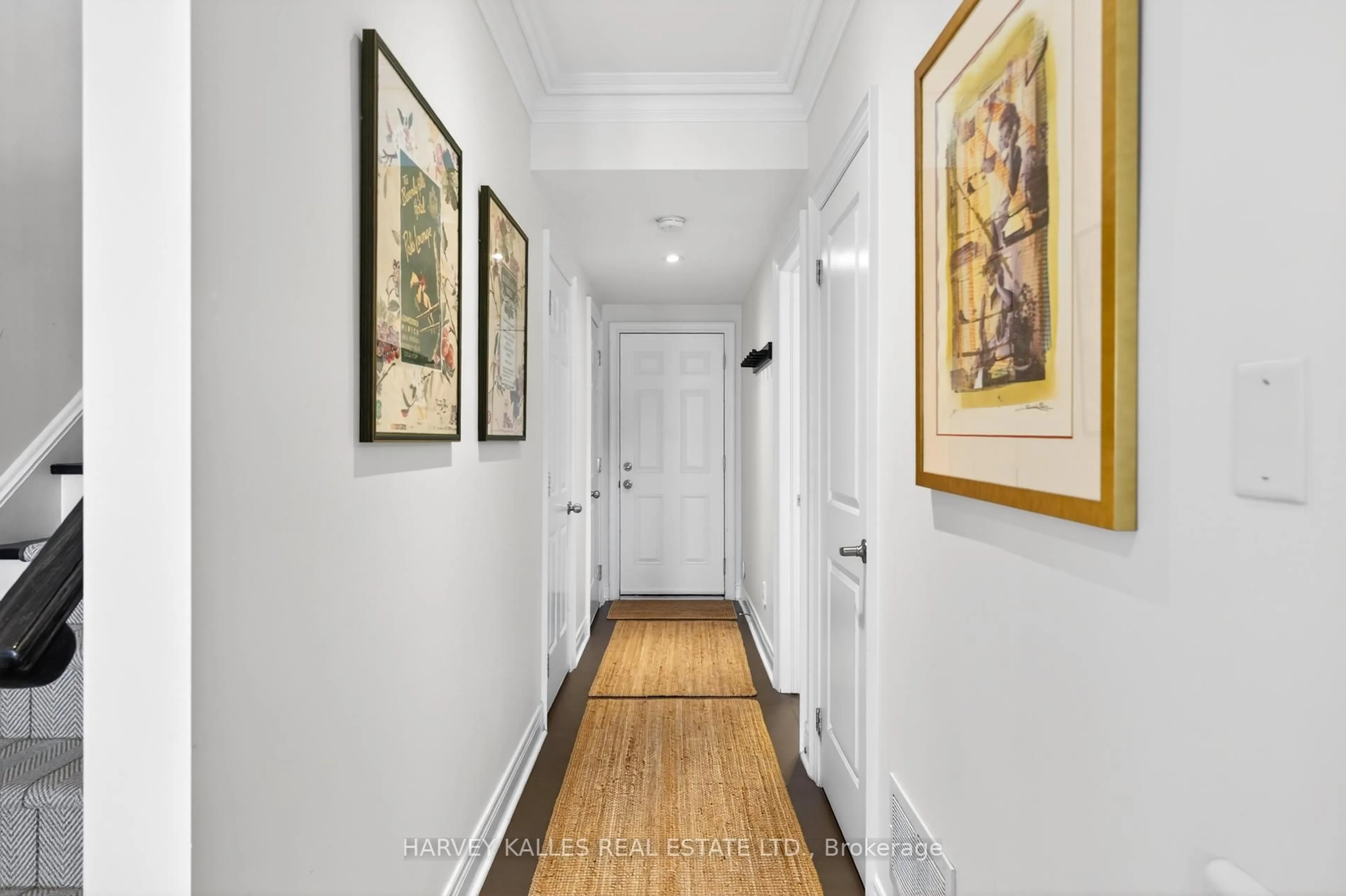 Indoor foyer for 1815 Pagehurst Ave, Mississauga Ontario L4X 1Y5