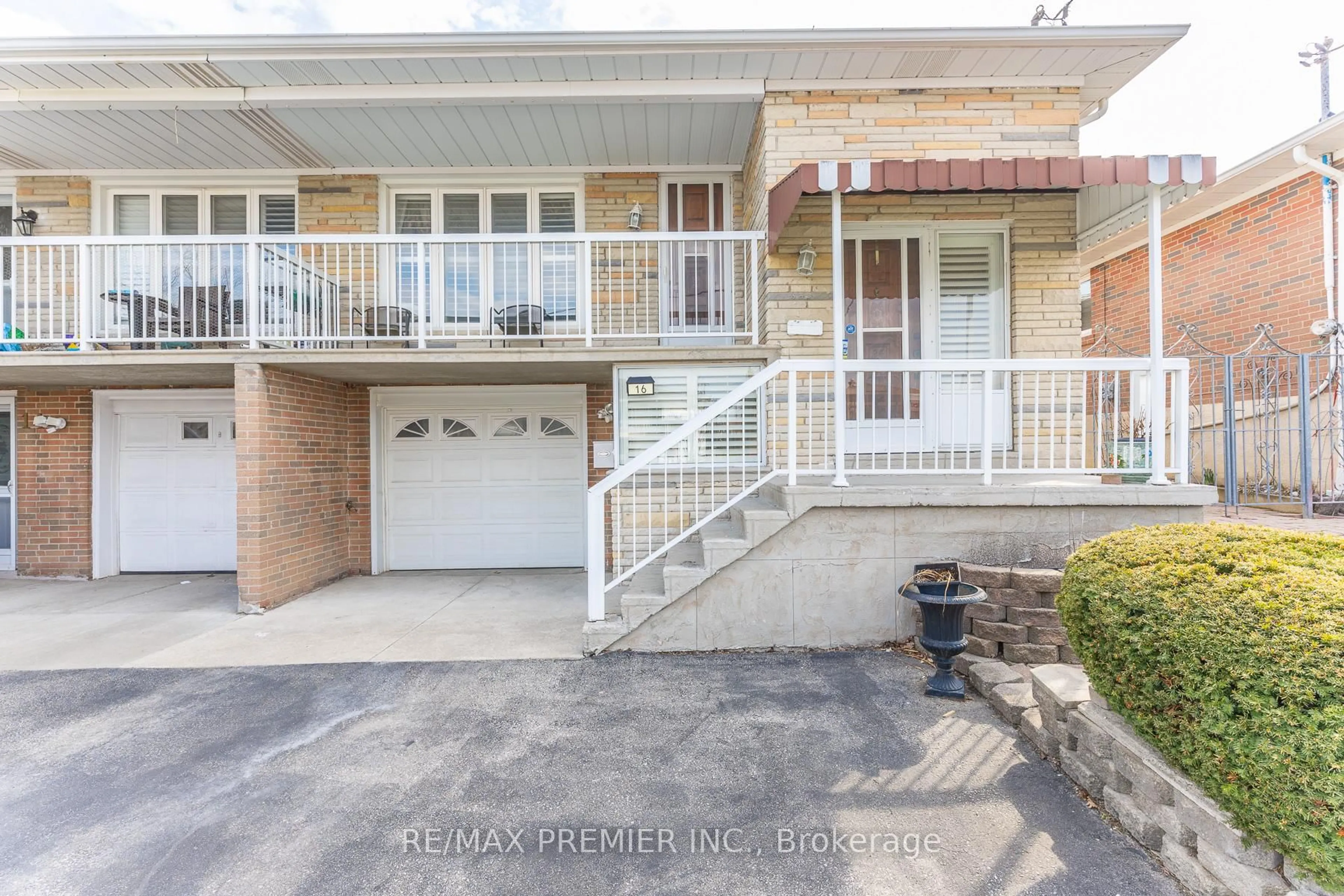Unknown for 16 Orchardcroft Cres, Toronto Ontario M3J 1S8