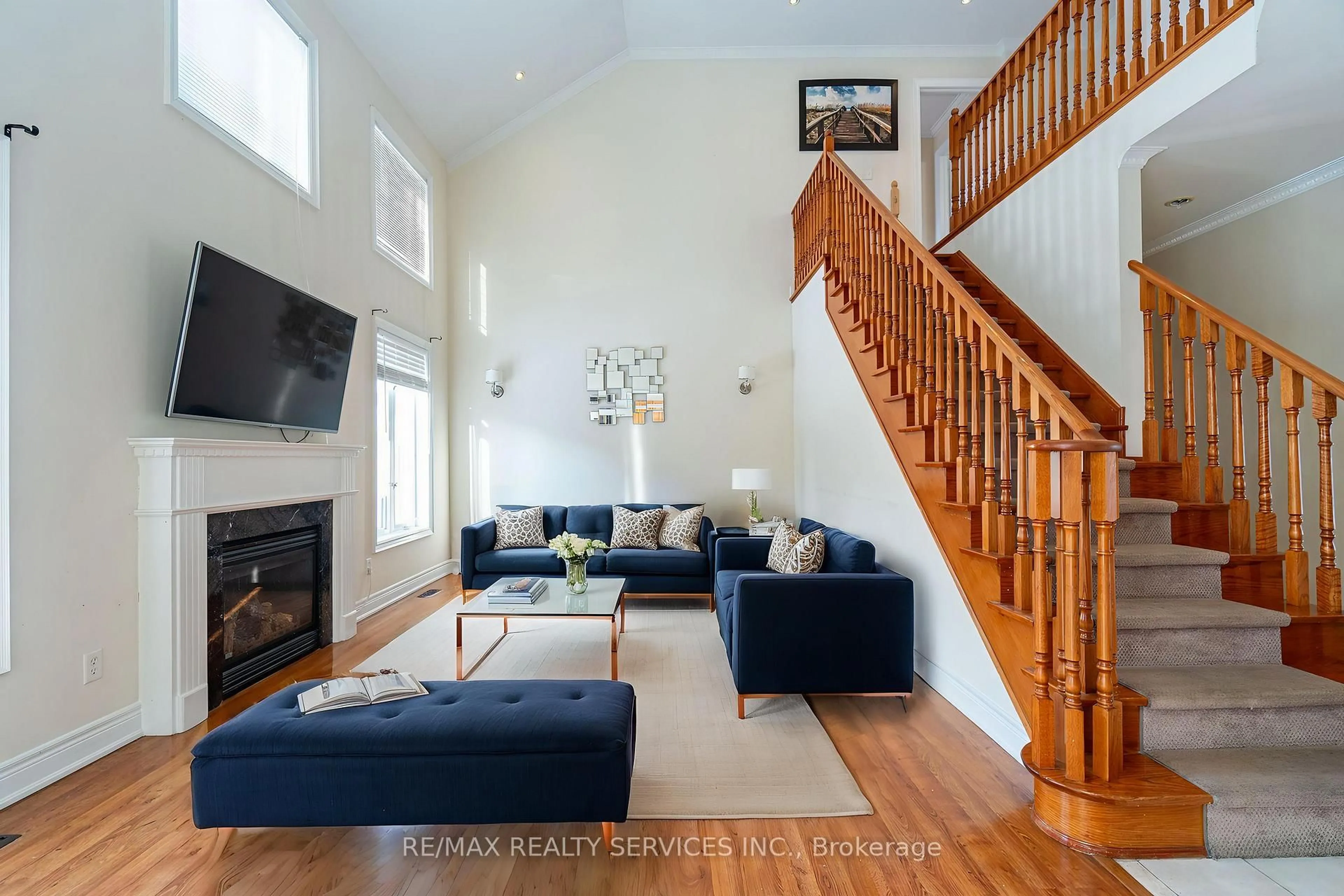 Living room with furniture, unknown for 52 Mount Royal Circ, Brampton Ontario L6P 2K4