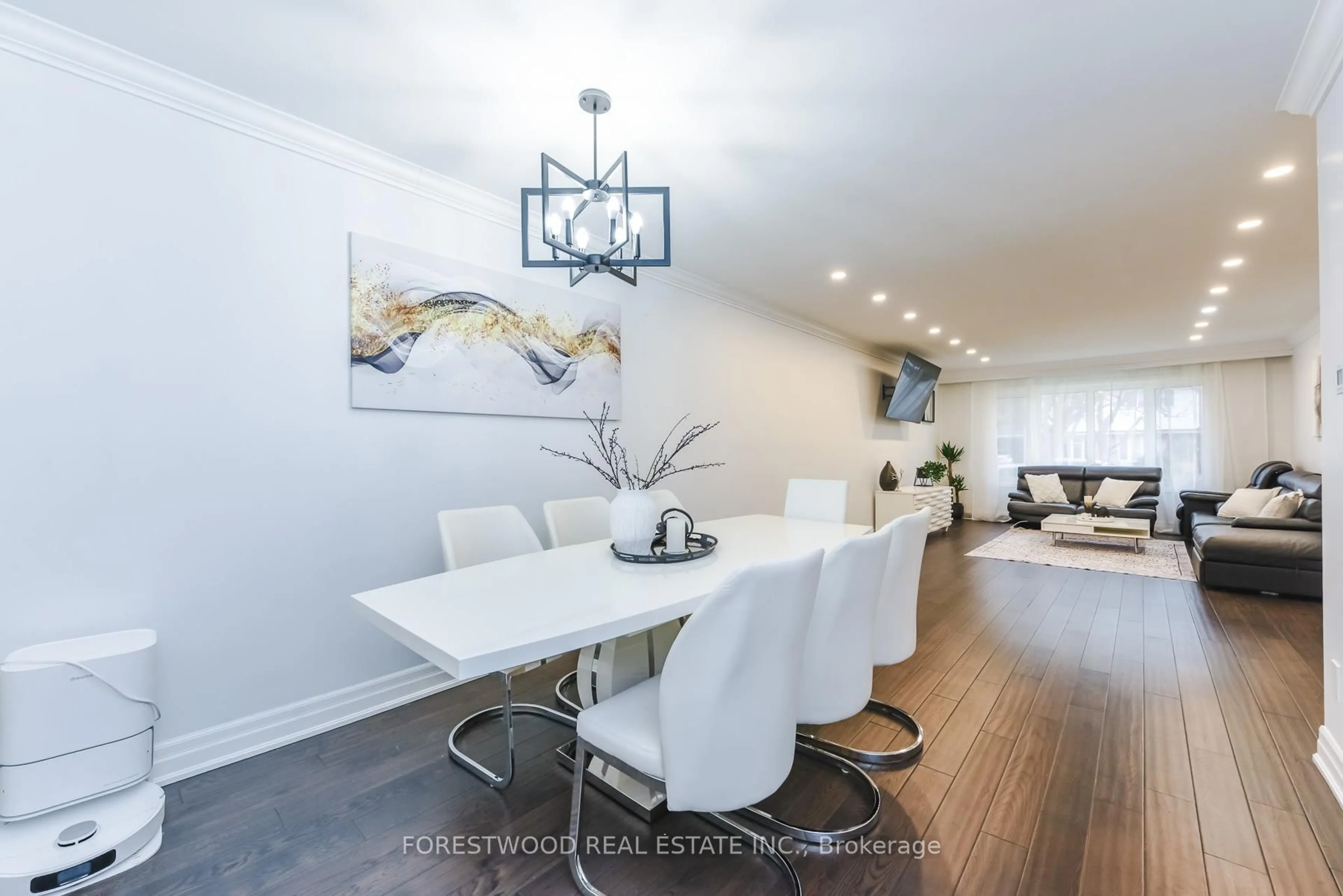 Dining room, unknown for 3162 Corrigan Dr, Mississauga Ontario L4Y 3C6