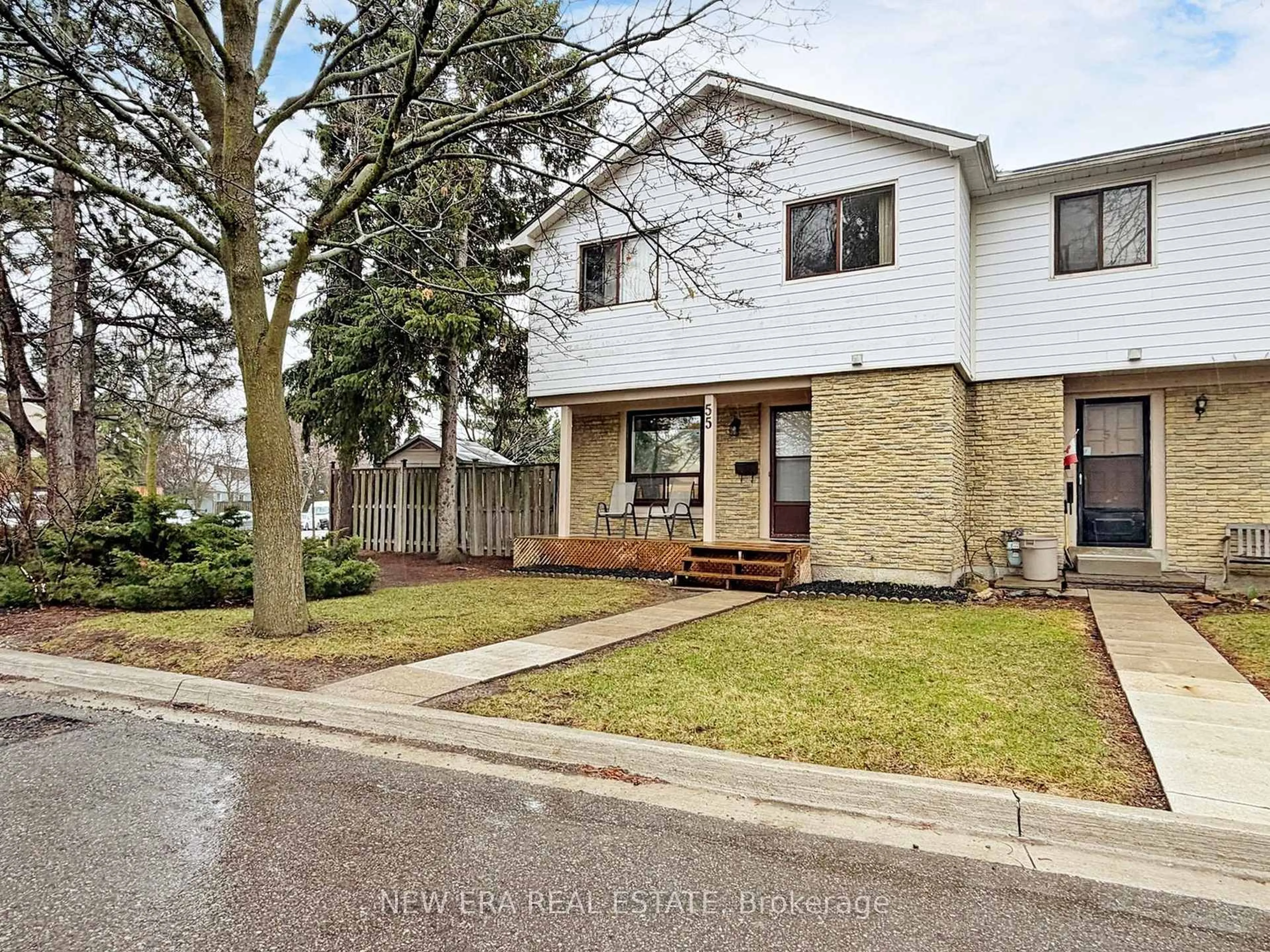 A pic from outside/outdoor area/front of a property/back of a property/a pic from drone, street for 6540 Falconer Dr #55, Mississauga Ontario L5N 1M1