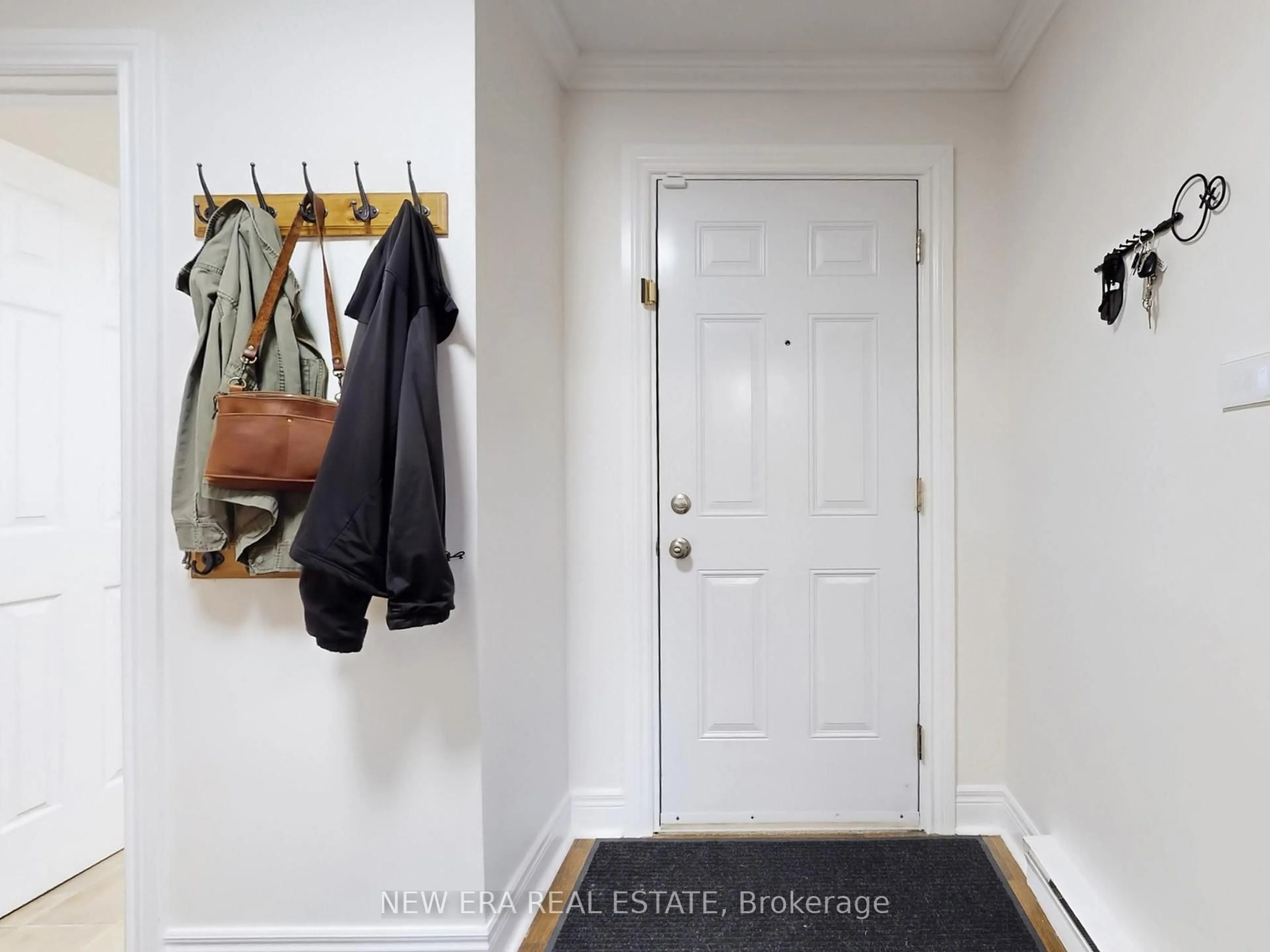 Indoor entryway for 6540 Falconer Dr #55, Mississauga Ontario L5N 1M1