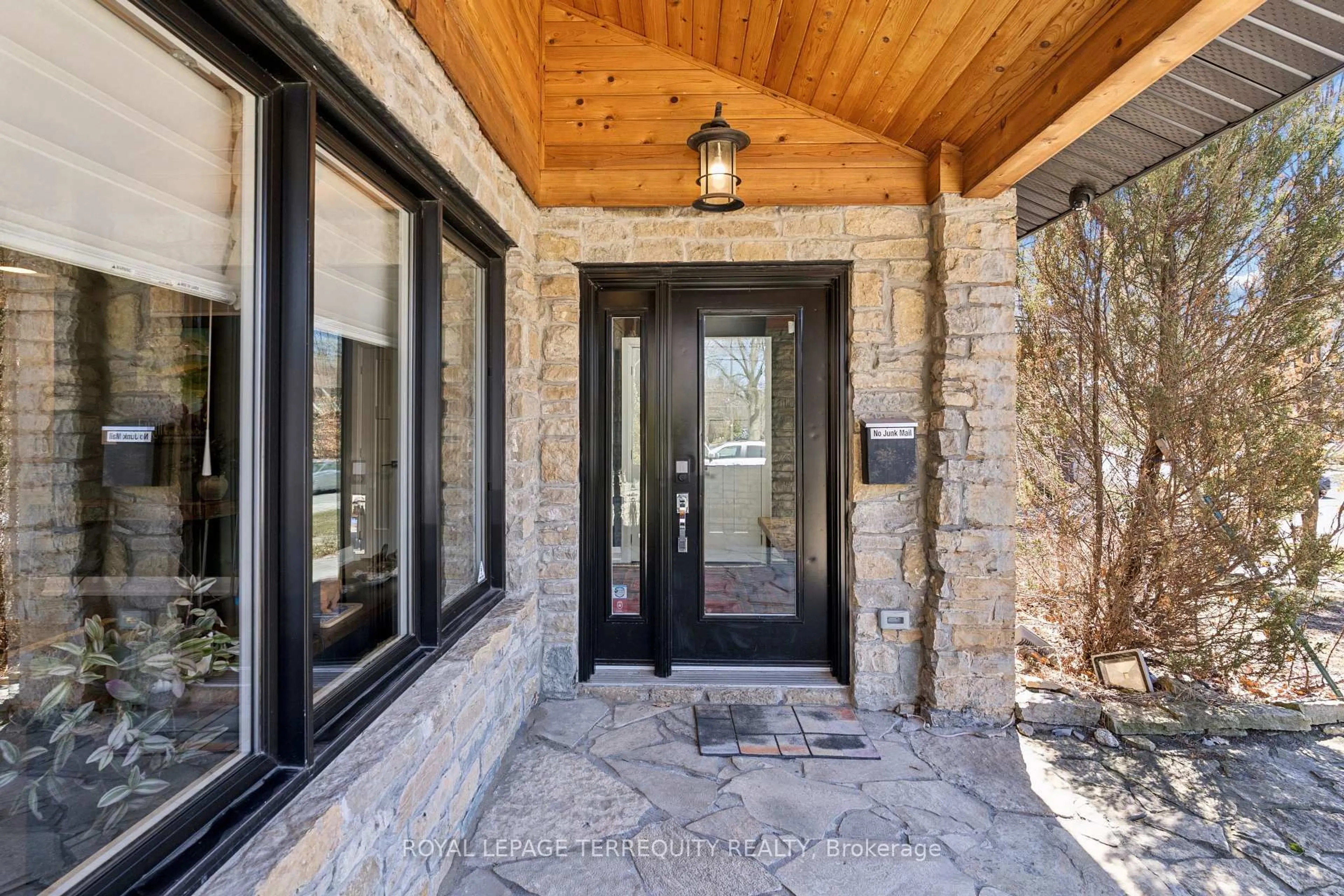 Indoor entryway for 83 Humbercrest Blvd, Toronto Ontario M6S 4L2