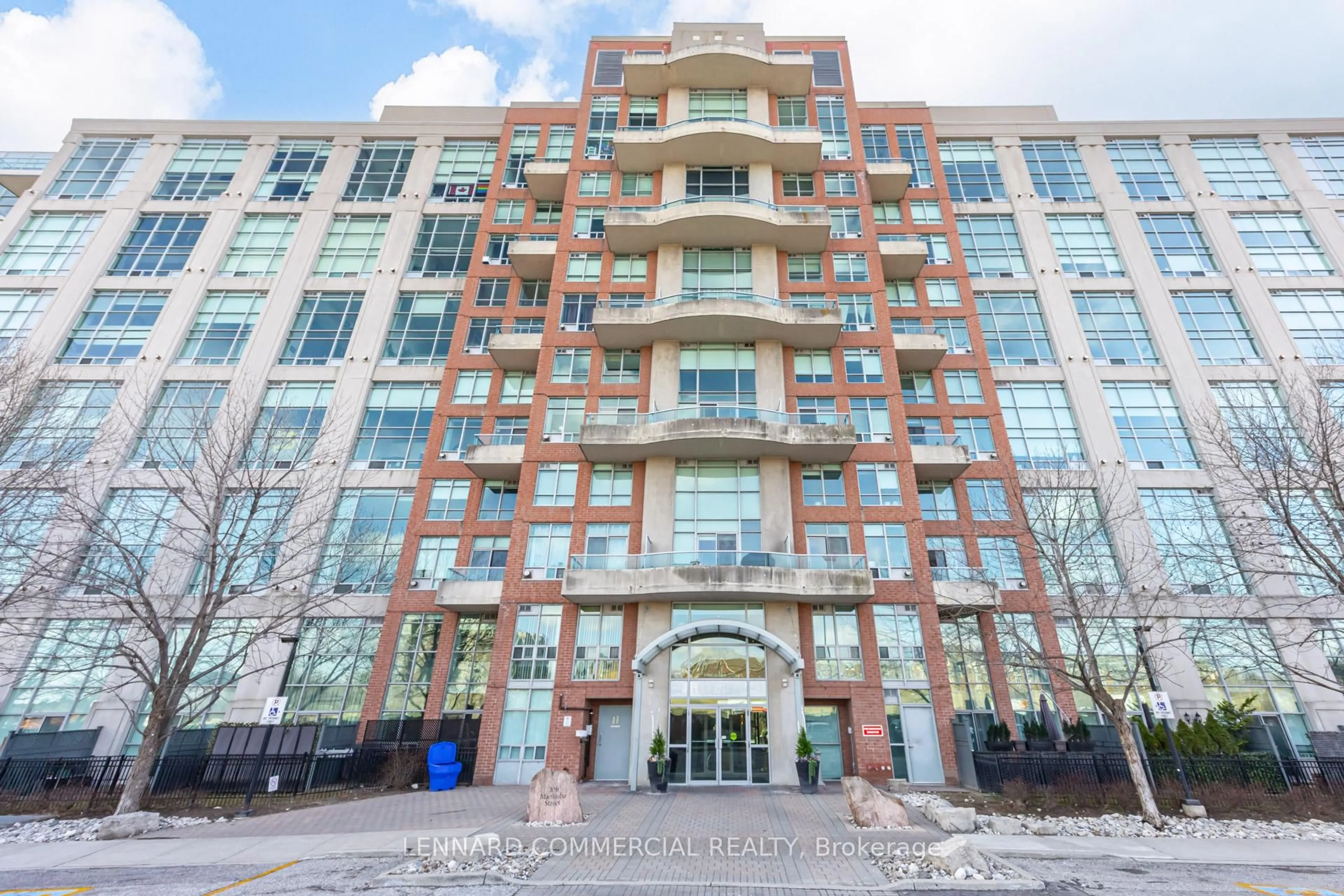 Indoor foyer for 200 Manitoba St #417, Toronto Ontario M8Y 3Y9