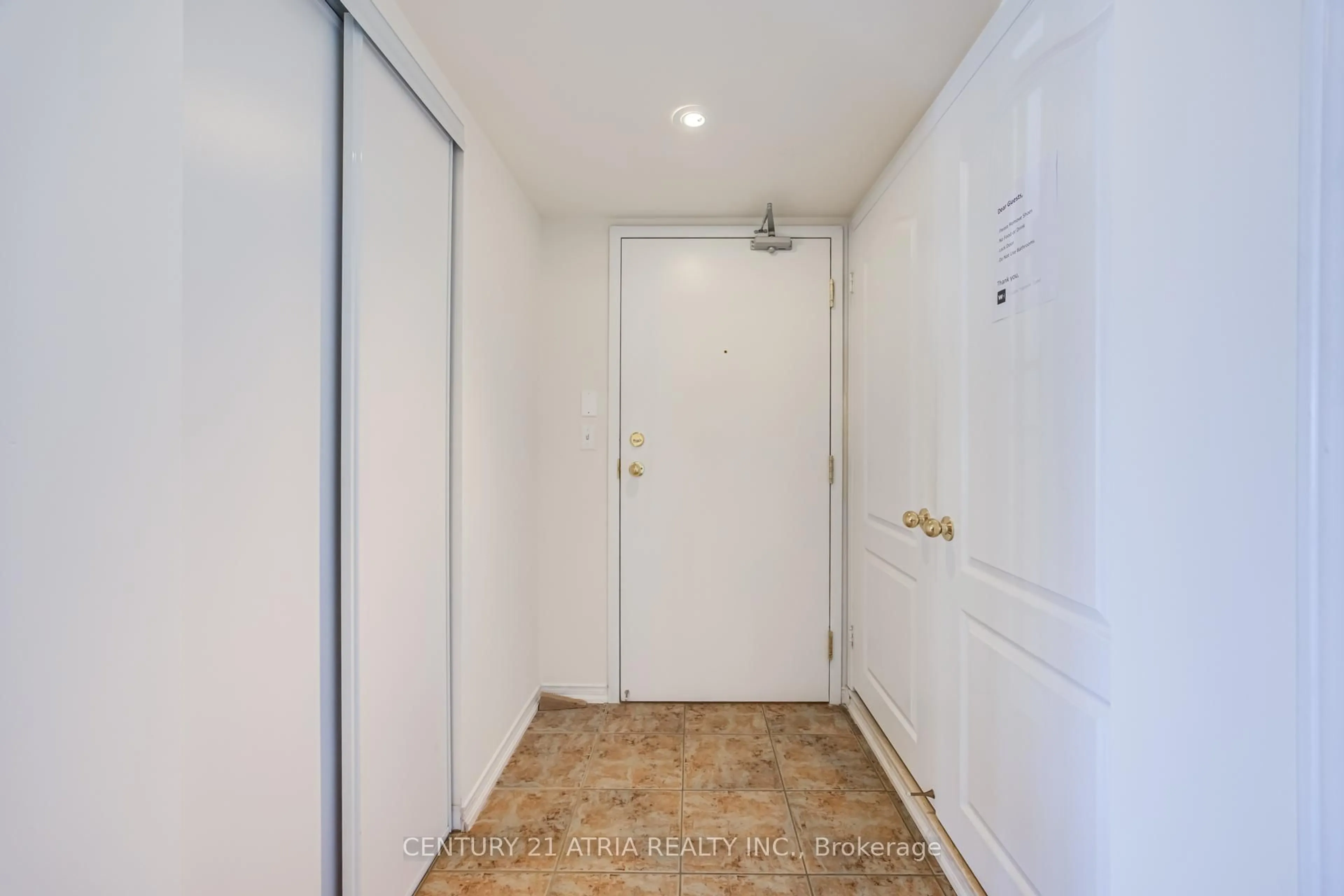 Indoor entryway for 129 Isaac Devins Blvd #5, Toronto Ontario M9M 0C4