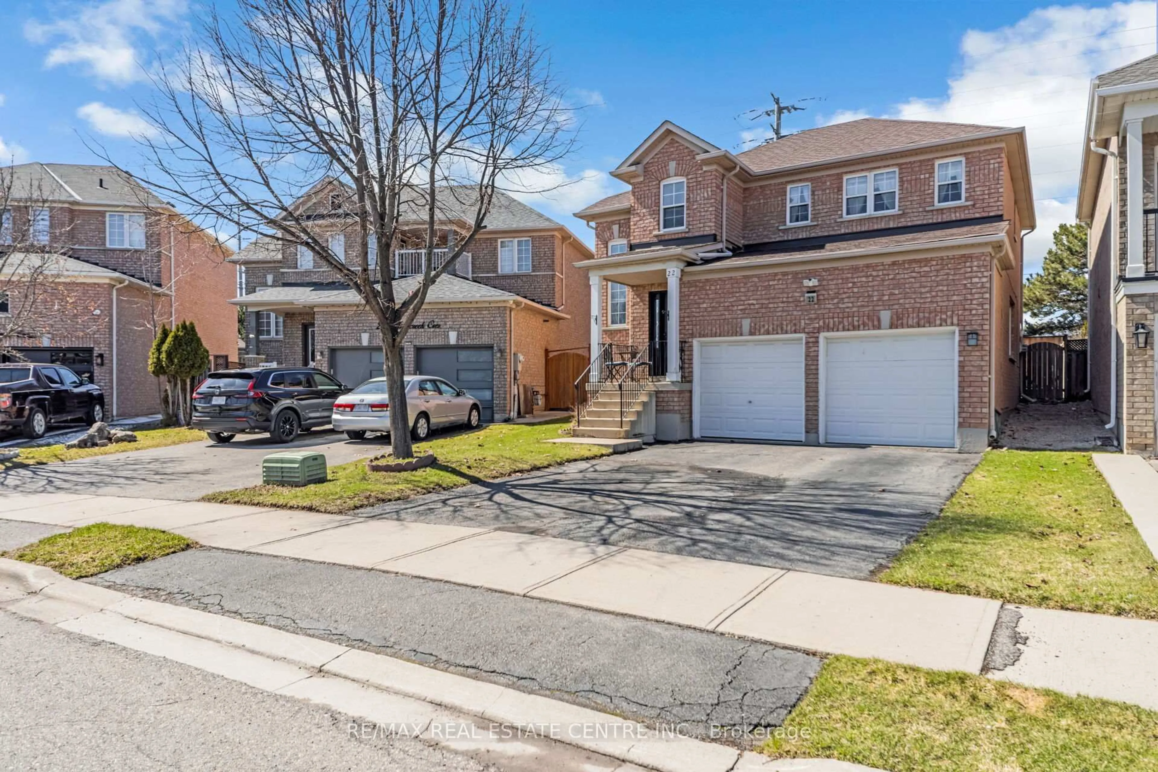 Home with brick exterior material, street for 22 Mistycreek Cres, Brampton Ontario L7A 3E8