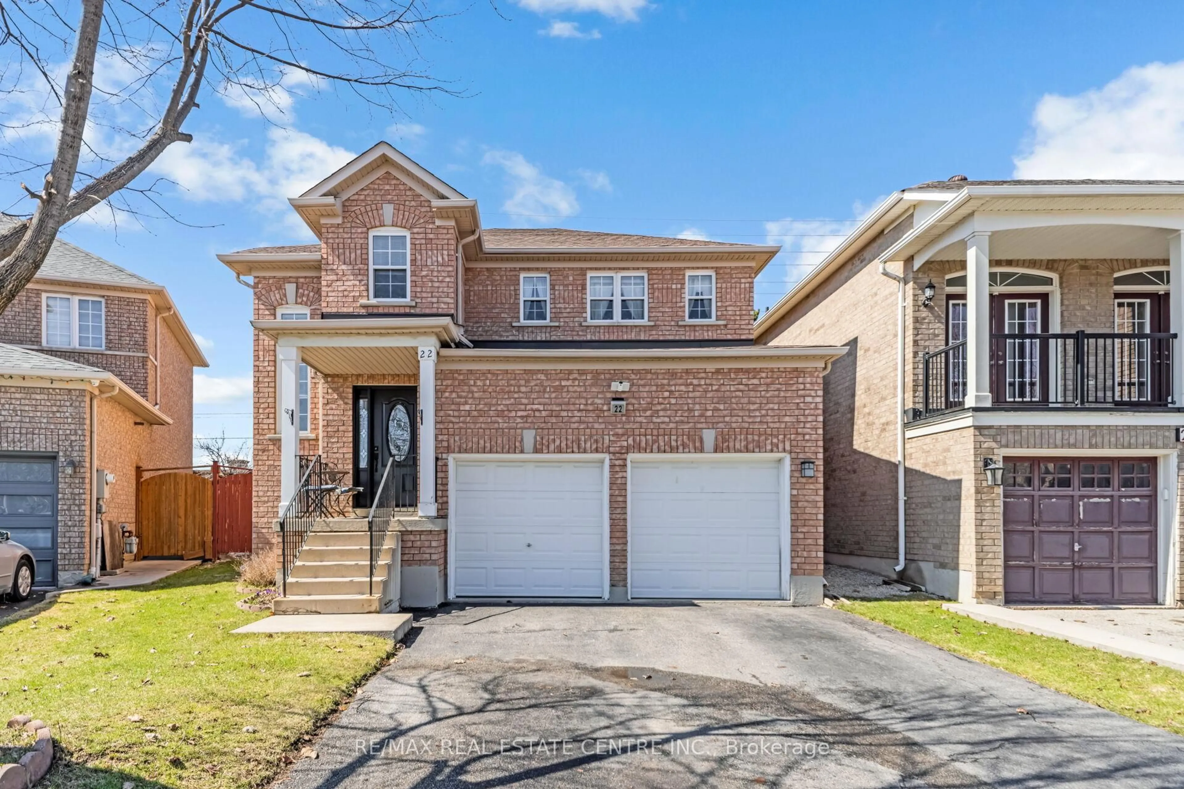 Home with brick exterior material, street for 22 Mistycreek Cres, Brampton Ontario L7A 3E8
