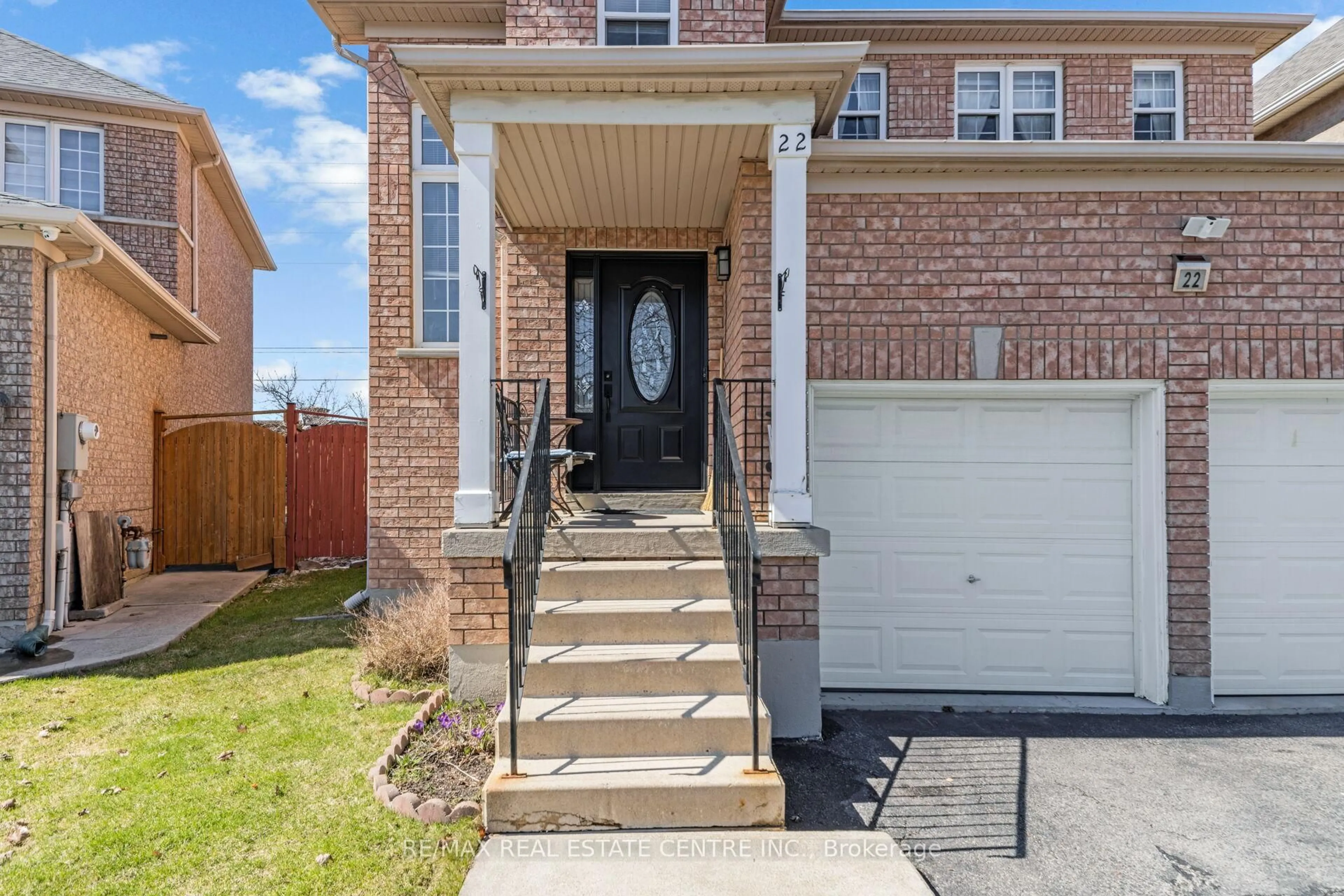 Home with brick exterior material, street for 22 Mistycreek Cres, Brampton Ontario L7A 3E8