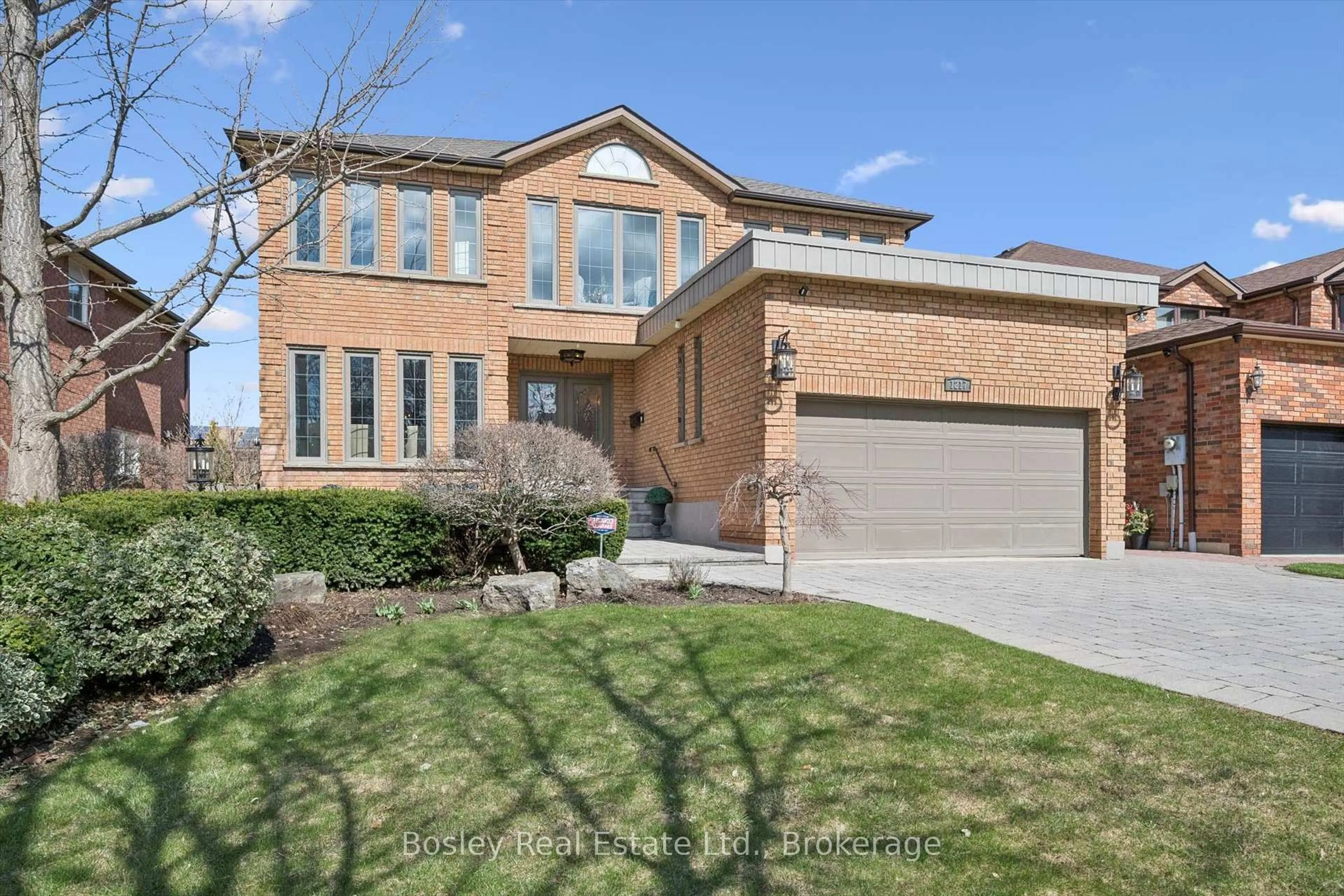 Home with brick exterior material, street for 1217 Sugar Maple Crt, Mississauga Ontario L4W 4P6