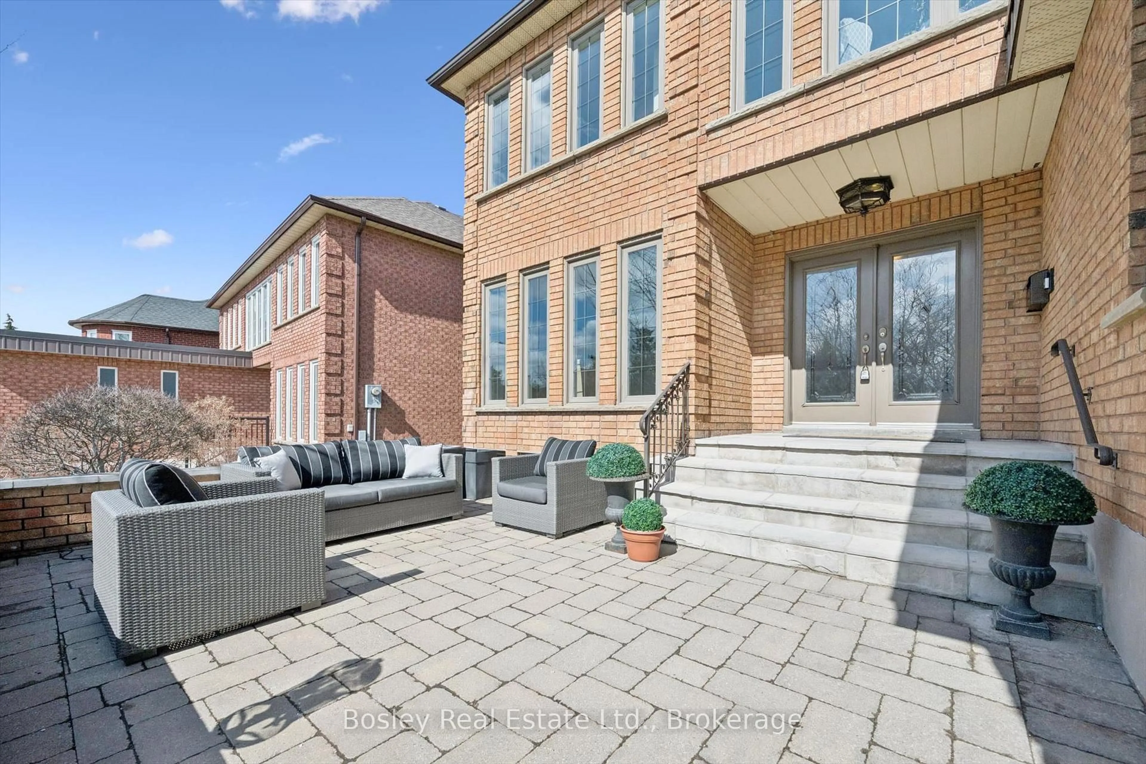 Home with brick exterior material, street for 1217 Sugar Maple Crt, Mississauga Ontario L4W 4P6