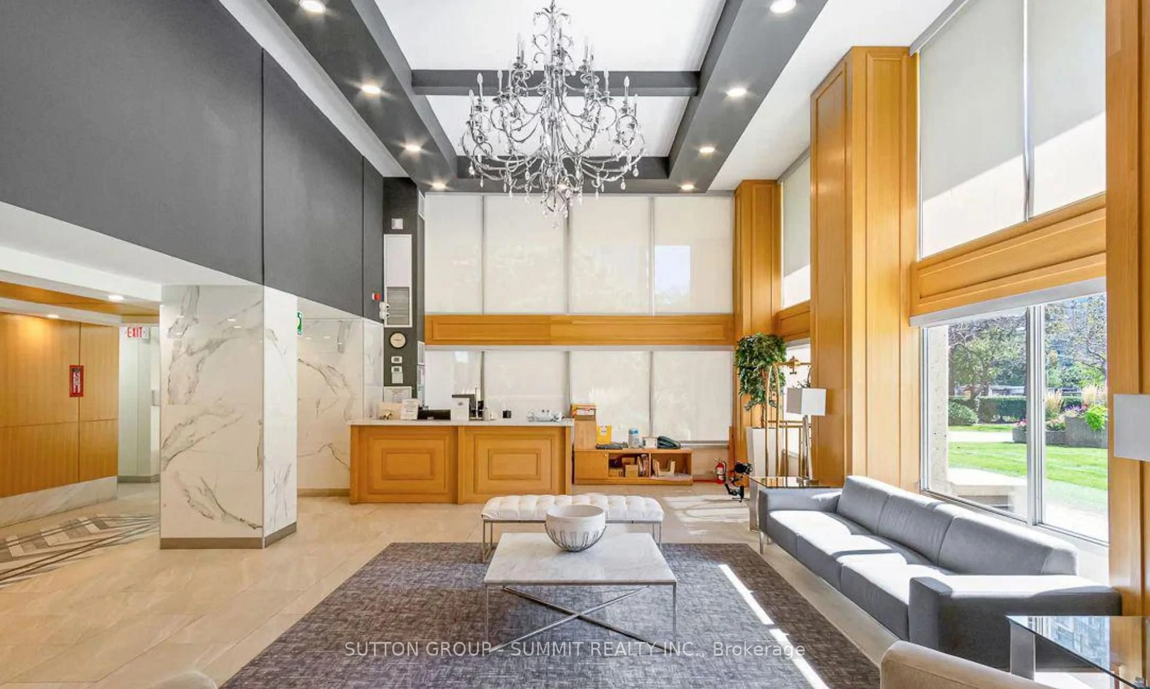 Lobby for 3590 Kaneff Cres #408, Mississauga Ontario L5A 3X3