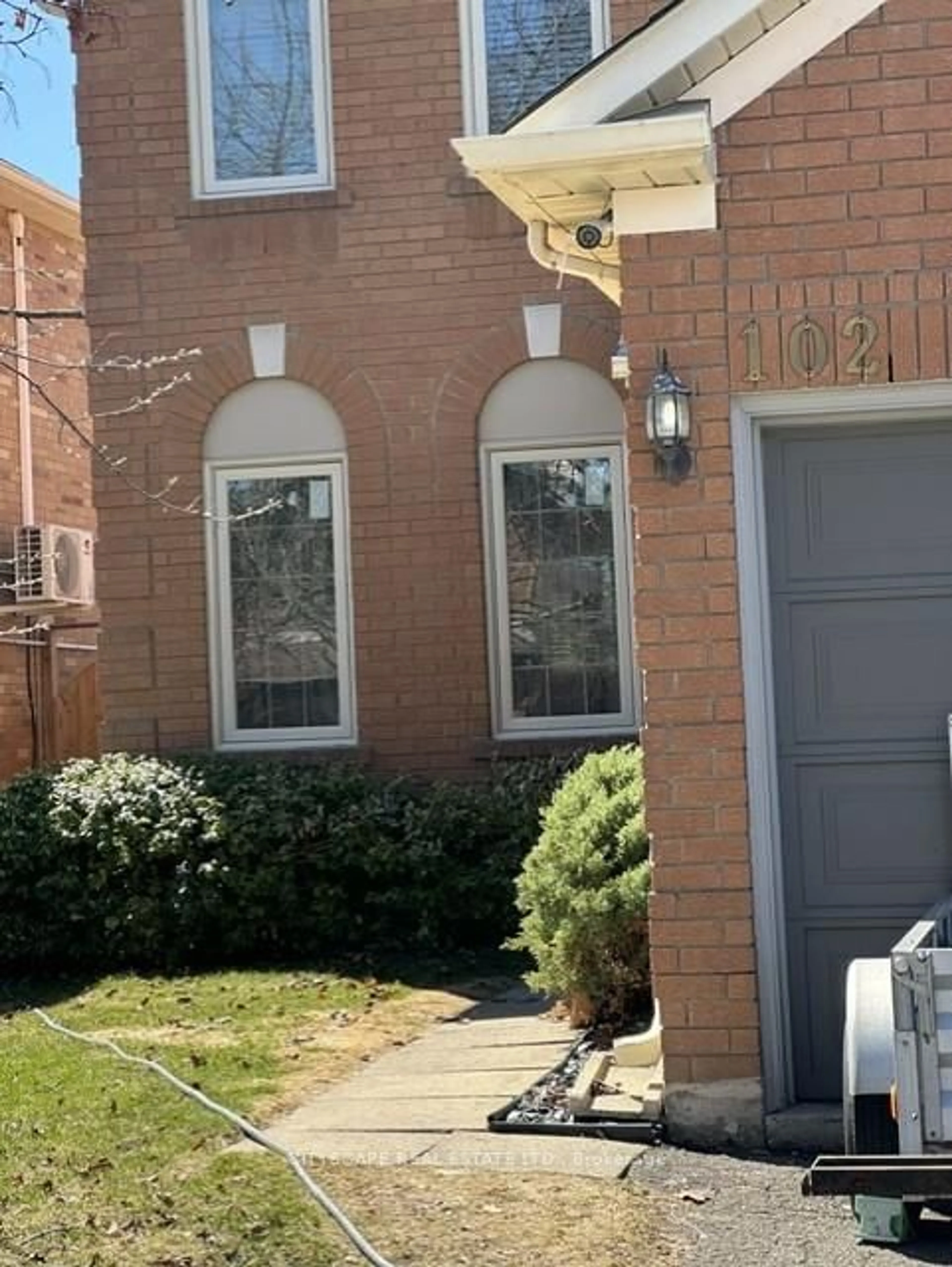 Home with brick exterior material, street for 102 Snowcap Rd, Brampton Ontario L6R 1J1