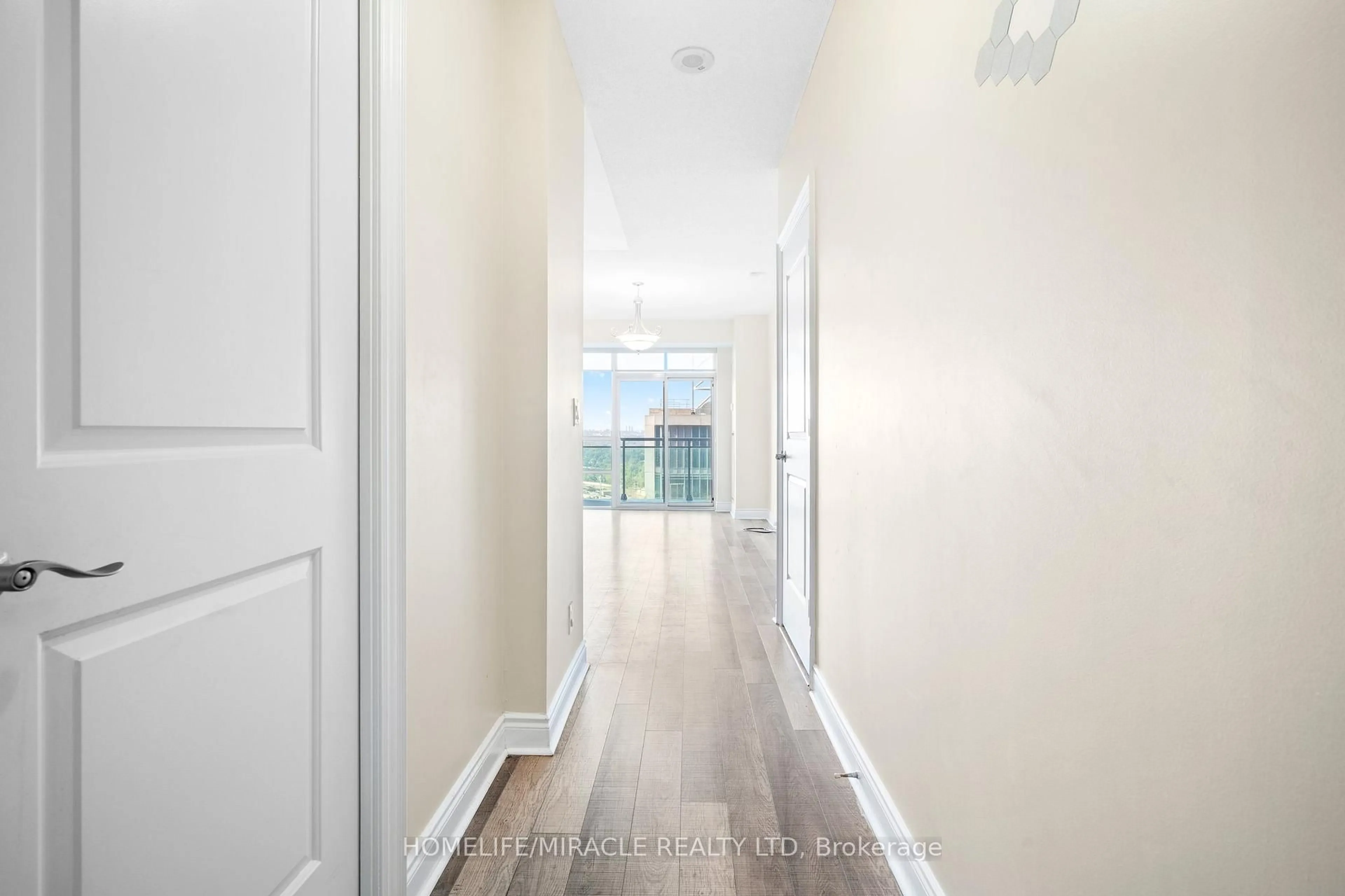 Indoor entryway for 16 Brookers Lane #2604, Toronto Ontario M8V 0A5