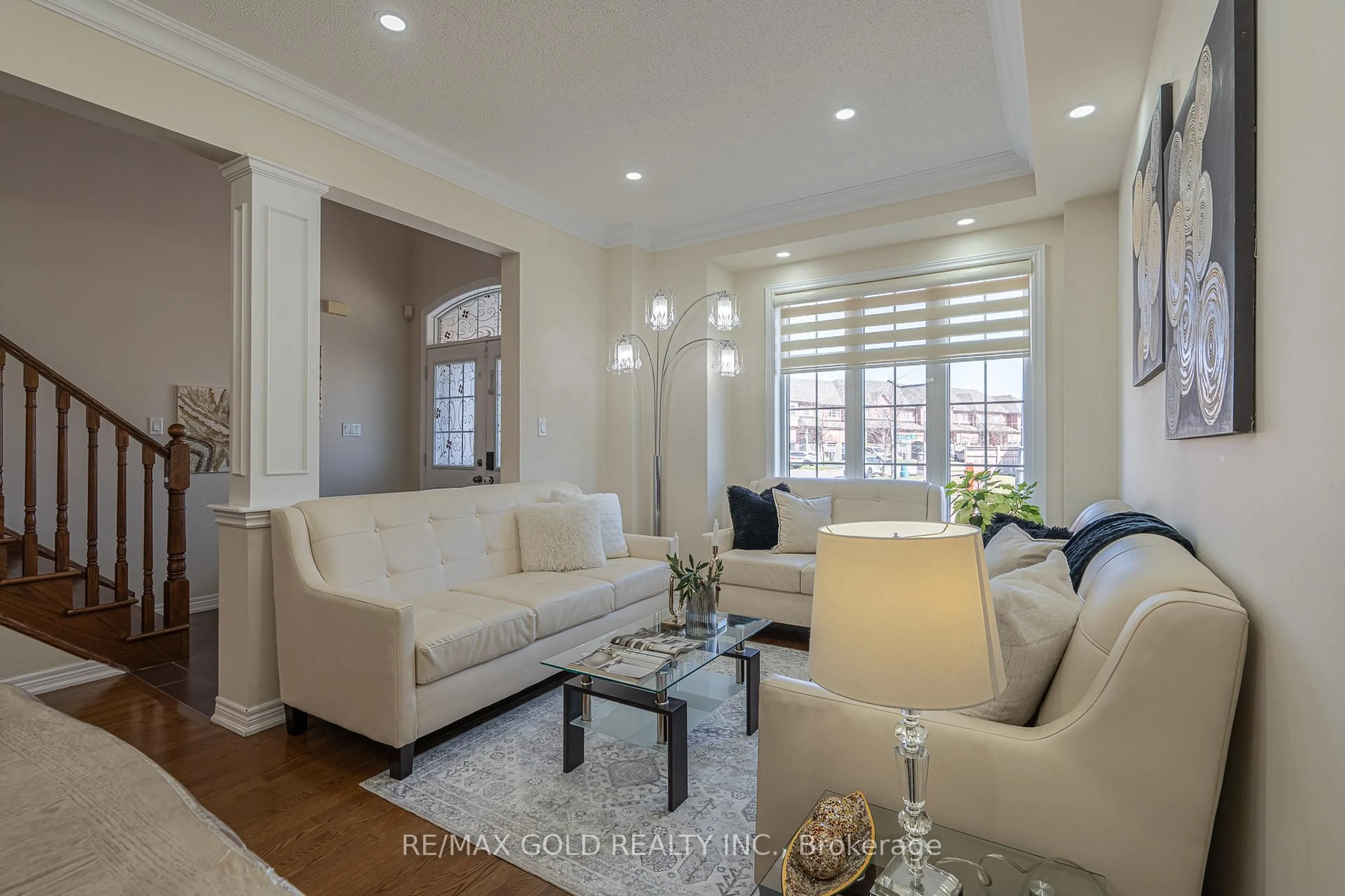 Living room with furniture, unknown for 36 Naperton Dr, Brampton Ontario L6R 0Z5