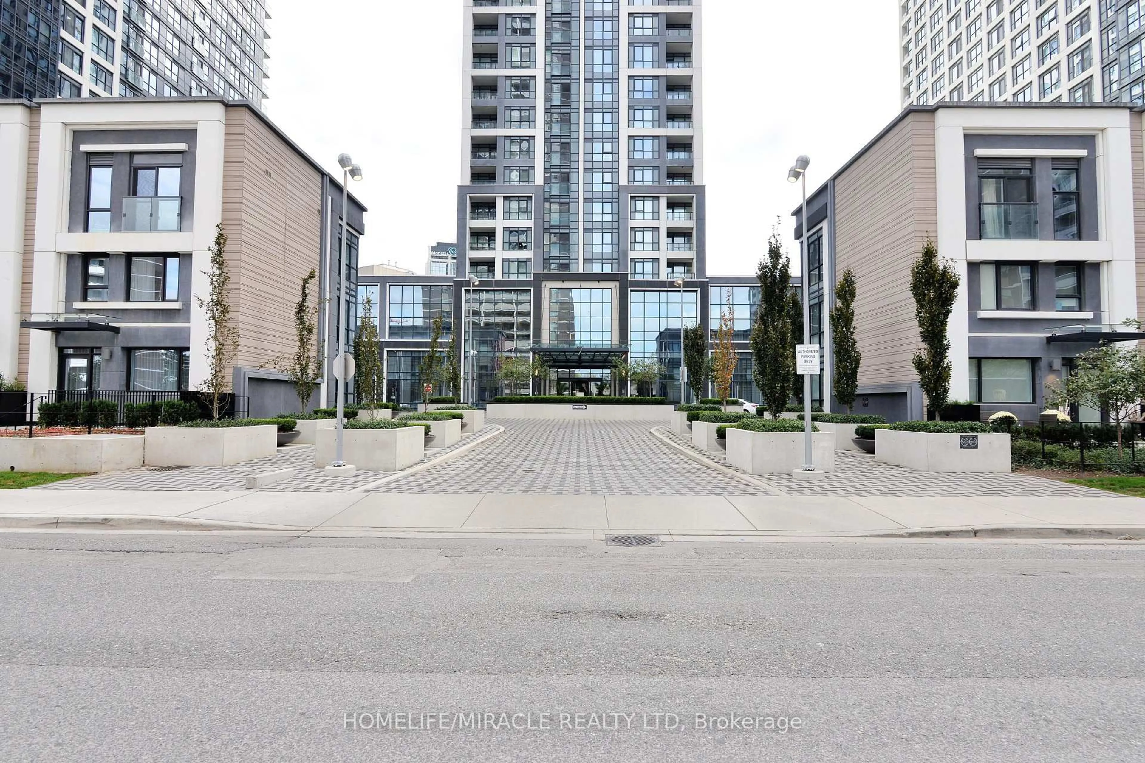 Patio, street for 5 Mabelle Ave #1732, Toronto Ontario M9A 0C8