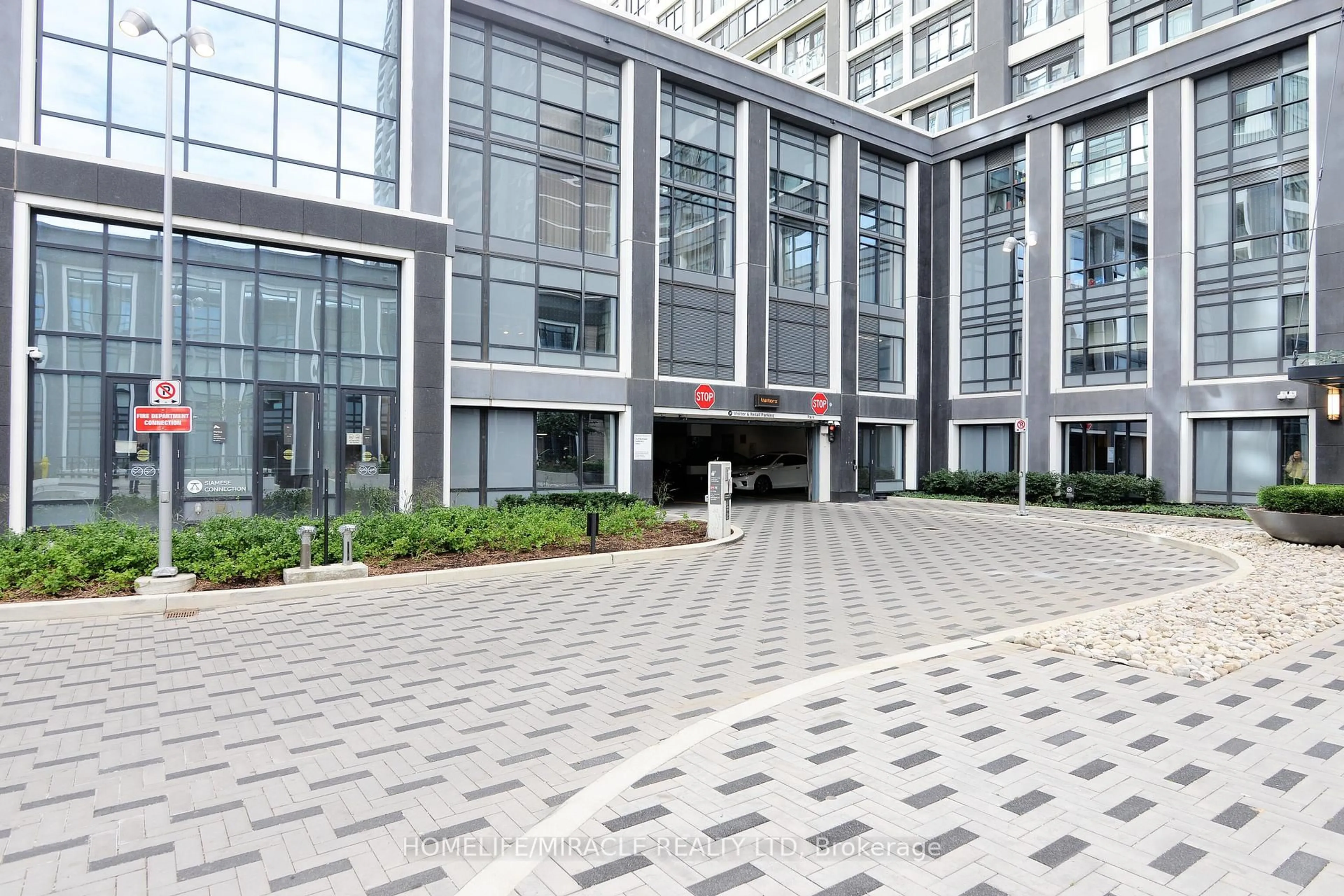 Indoor foyer for 5 Mabelle Ave #1732, Toronto Ontario M9A 0C8