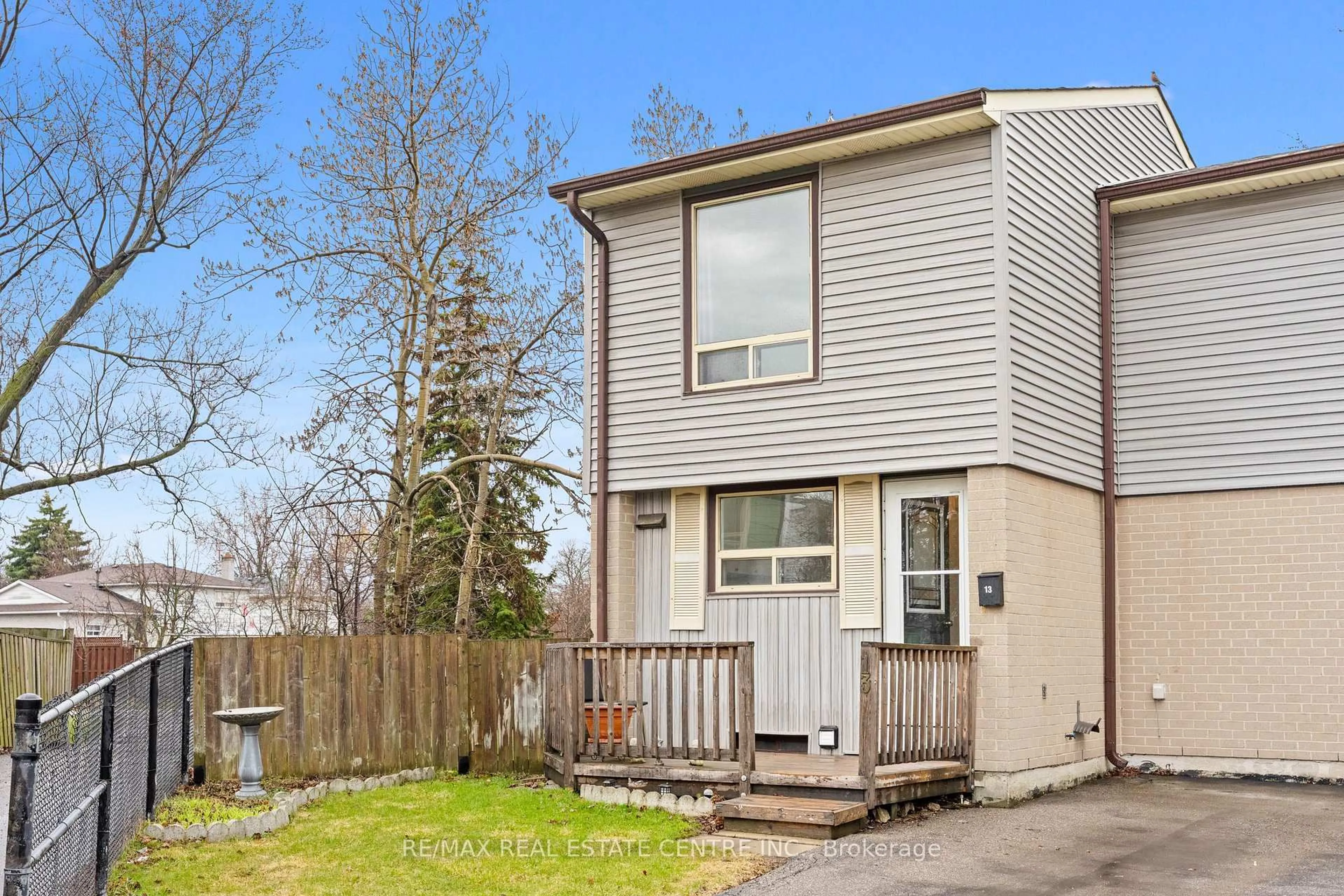 Unknown for 13 Gold Pine Crt, Brampton Ontario L6S 2K6