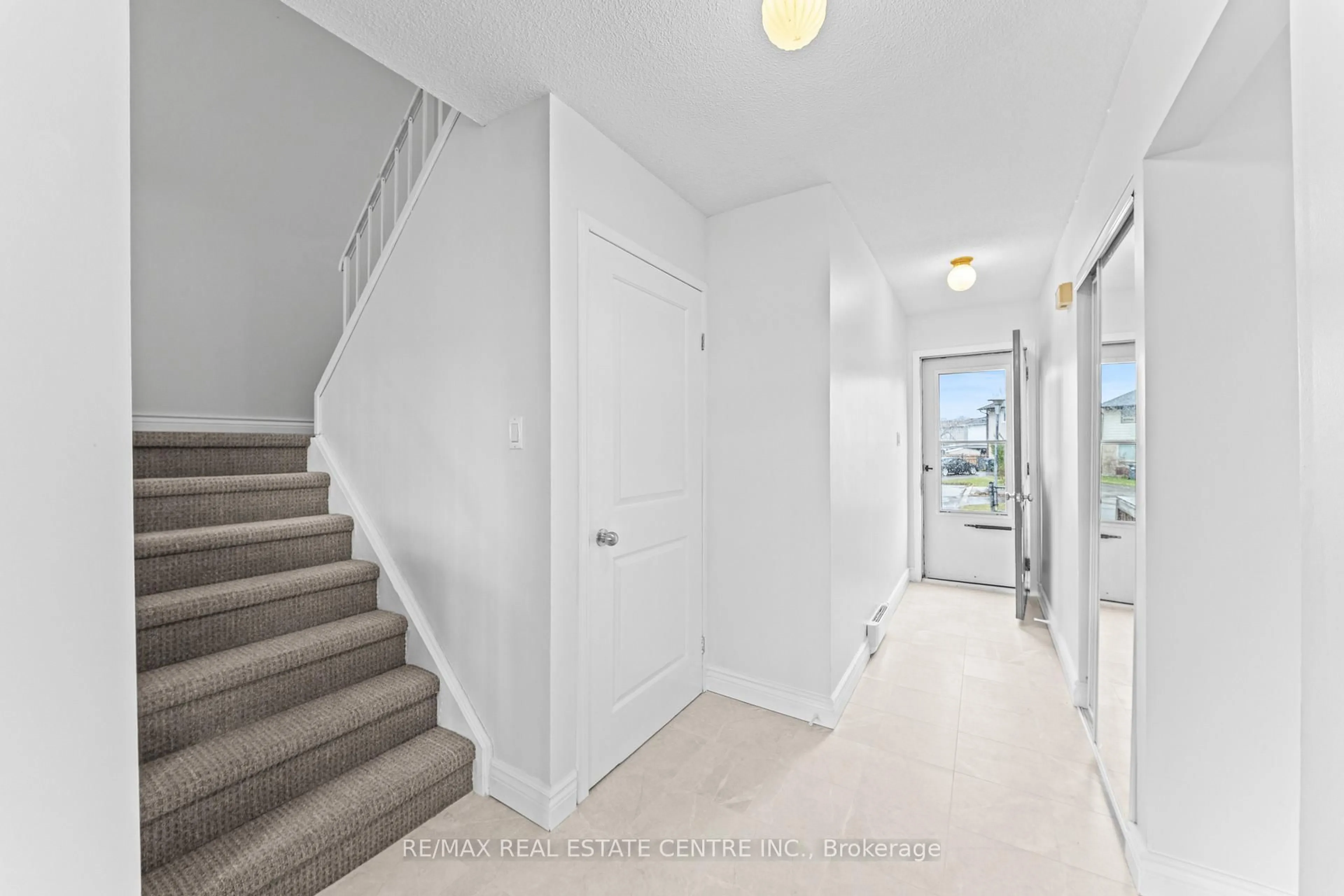 Unknown for 13 Gold Pine Crt, Brampton Ontario L6S 2K6