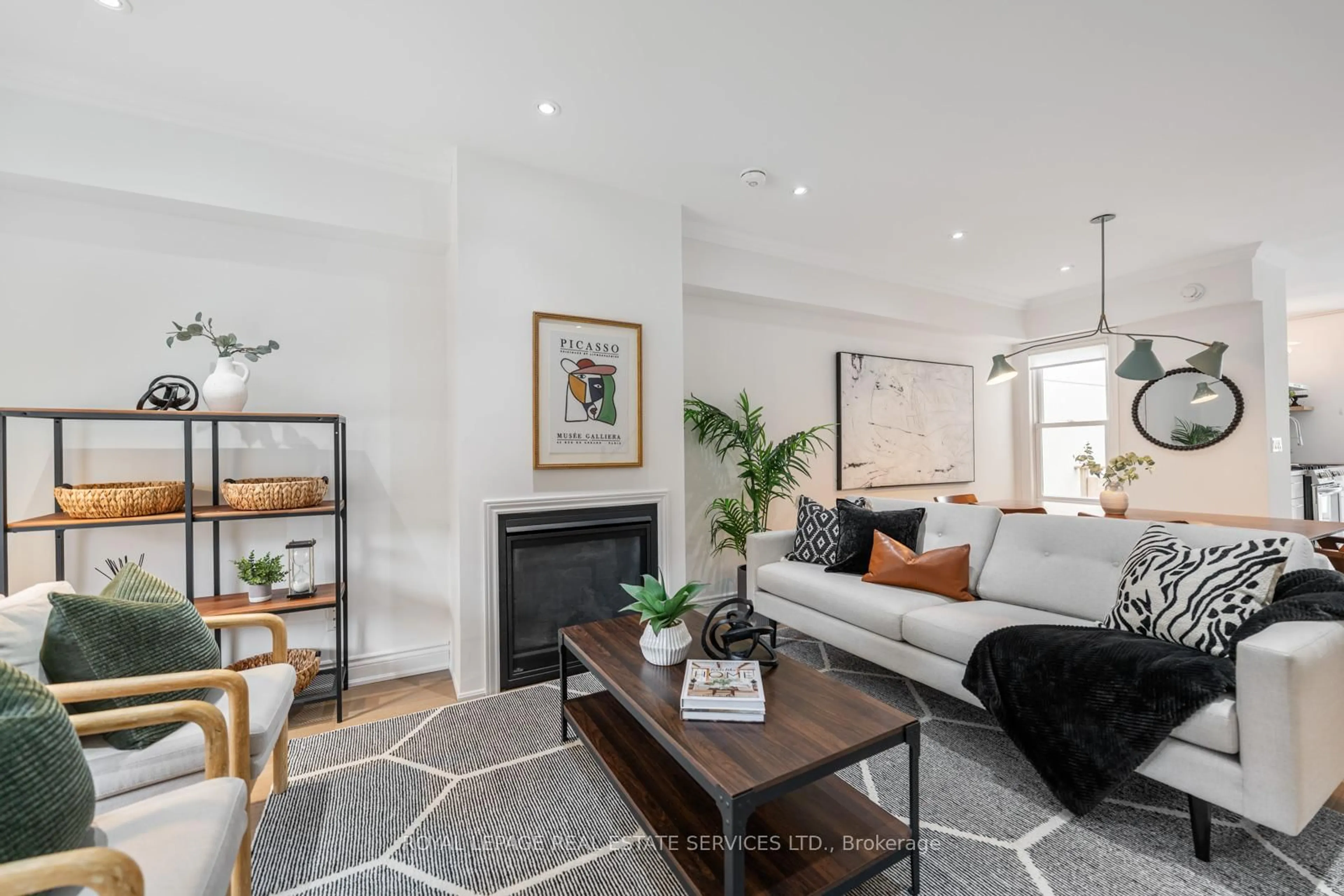 Living room with furniture, unknown for 15 Melville Ave, Toronto Ontario M6G 1Y1