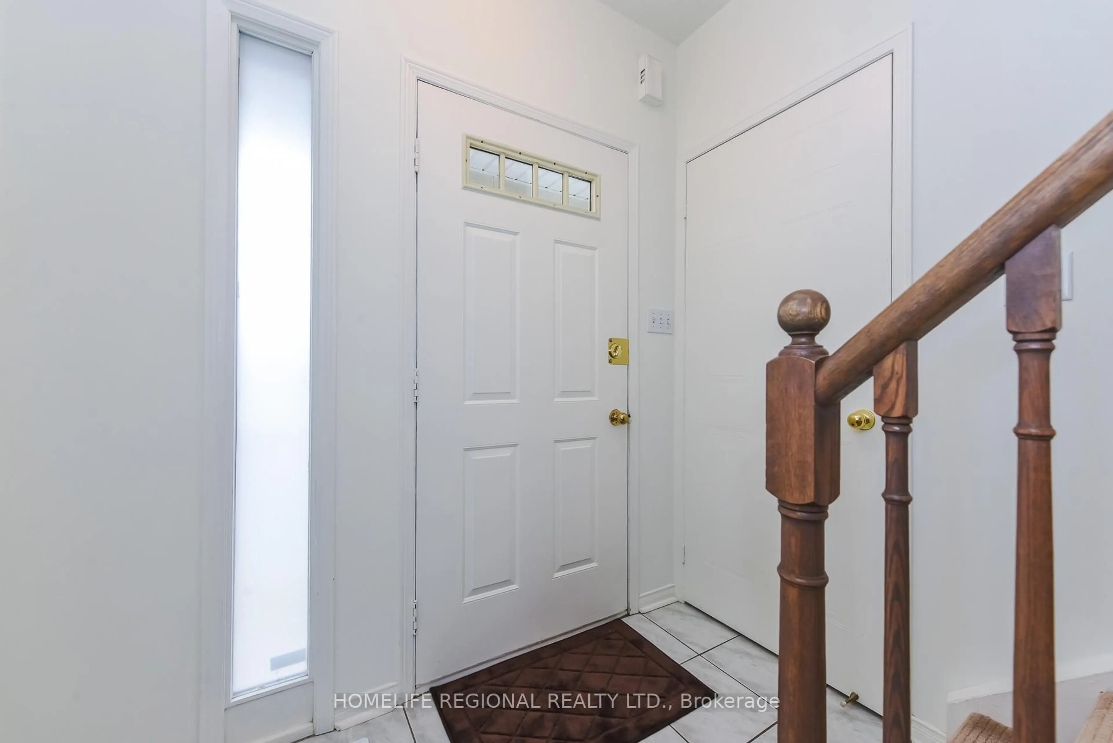 Indoor entryway for 7105 Branigan Gate #72, Mississauga Ontario L5N 7S2