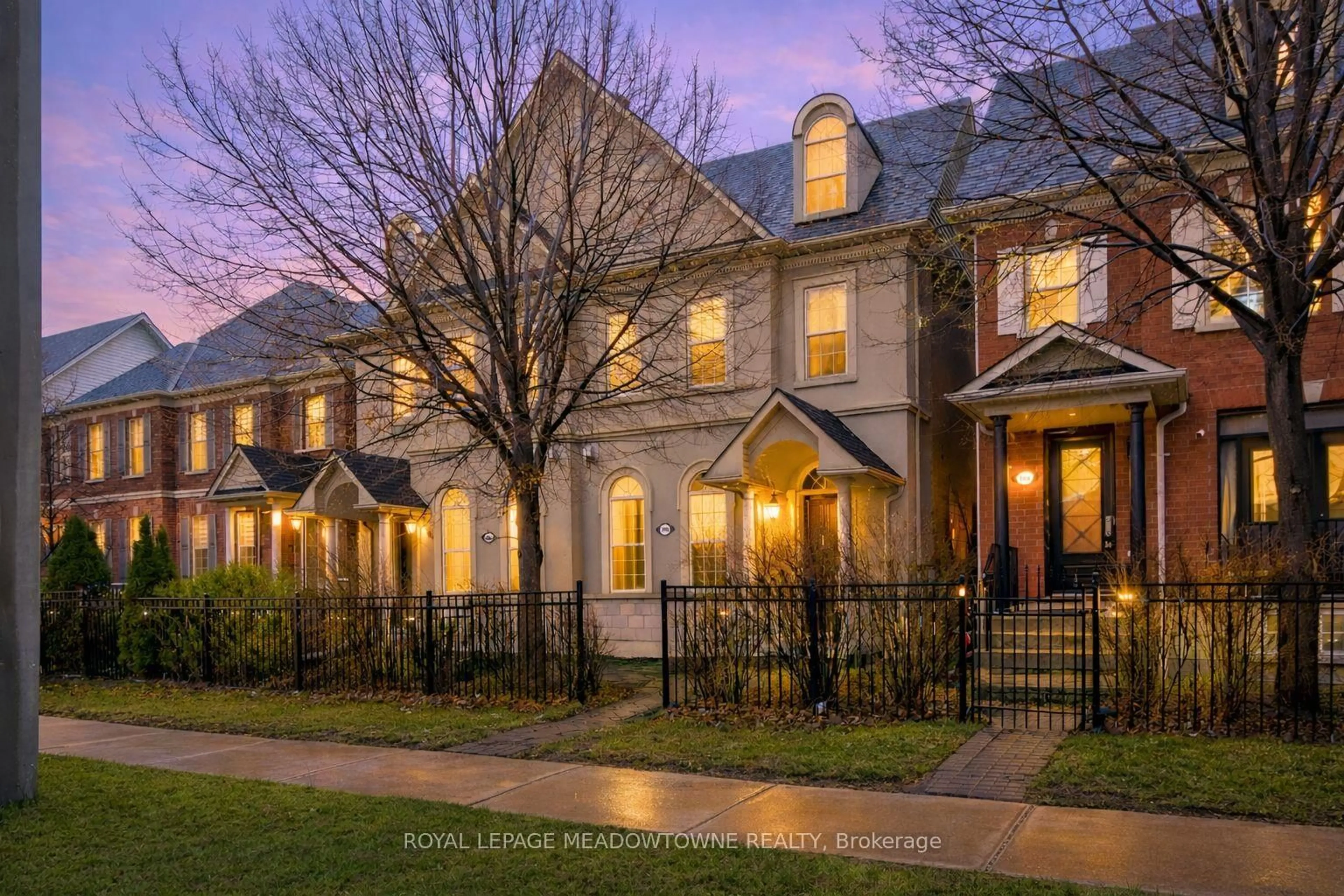 Home with brick exterior material, street for 3486 Eglinton Ave, Mississauga Ontario L5M 7P4