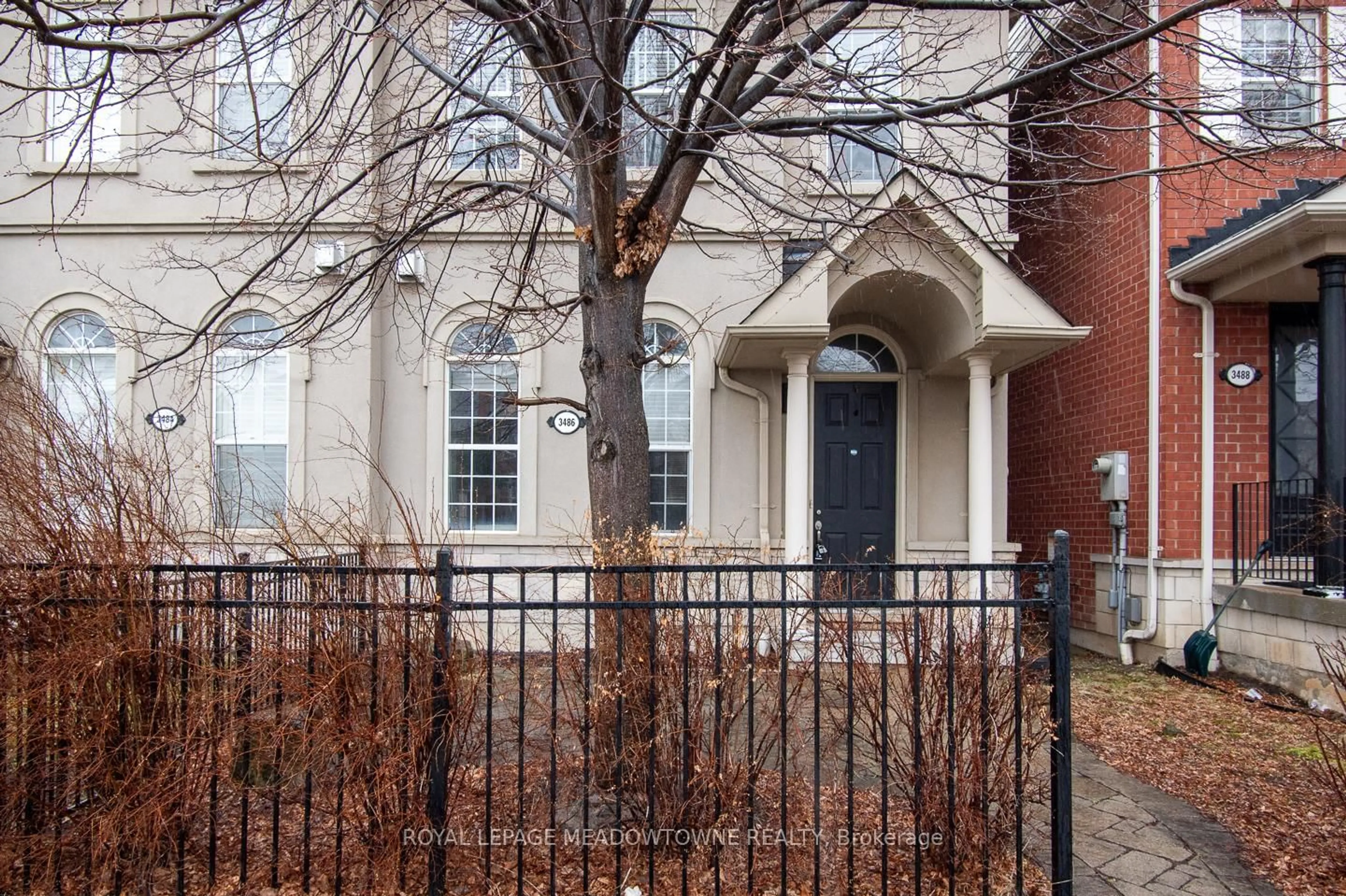 Home with brick exterior material, street for 3486 Eglinton Ave, Mississauga Ontario L5M 7P4