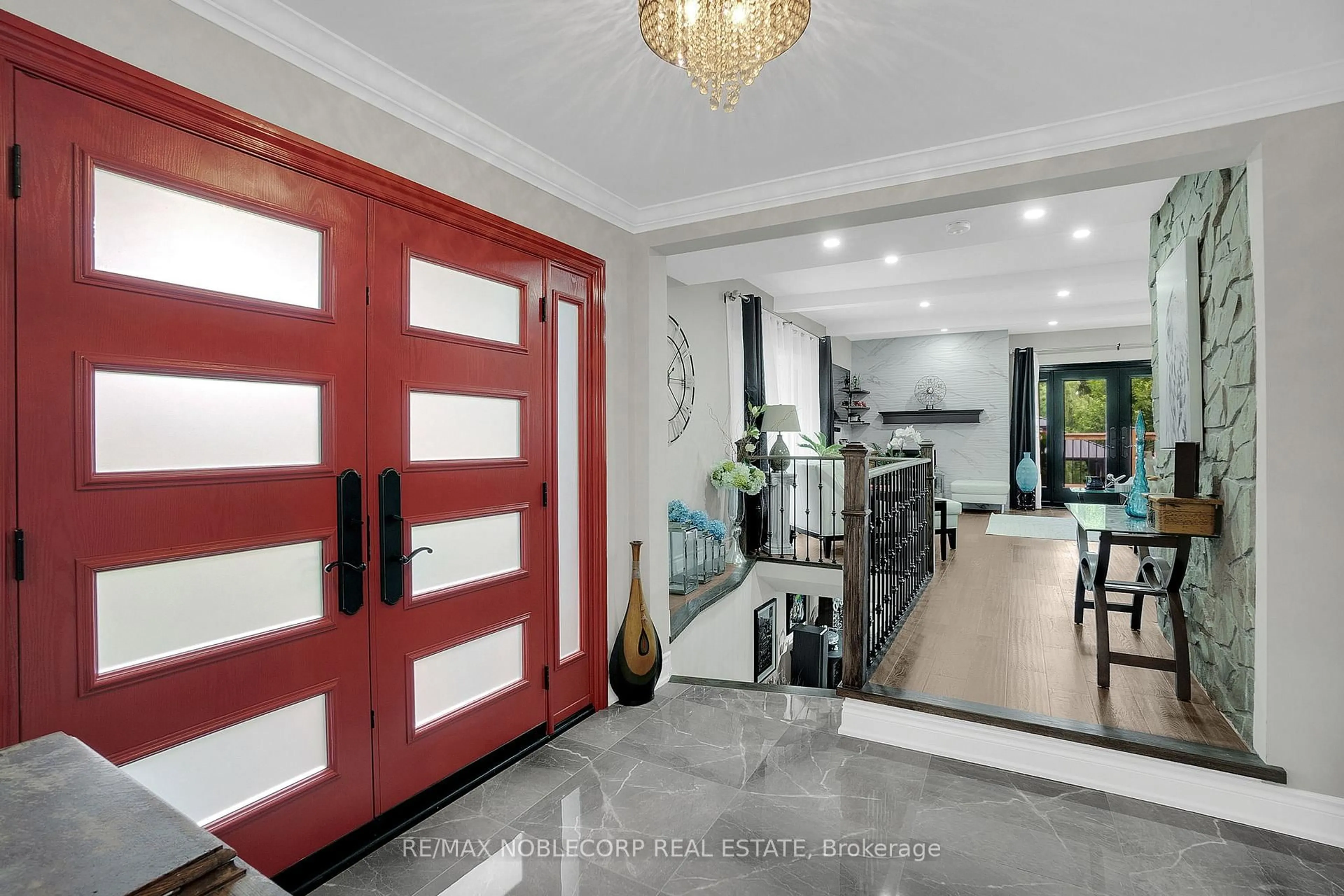 Indoor entryway for 9240 Castlederg Sdrd, Caledon Ontario L7E 0S2