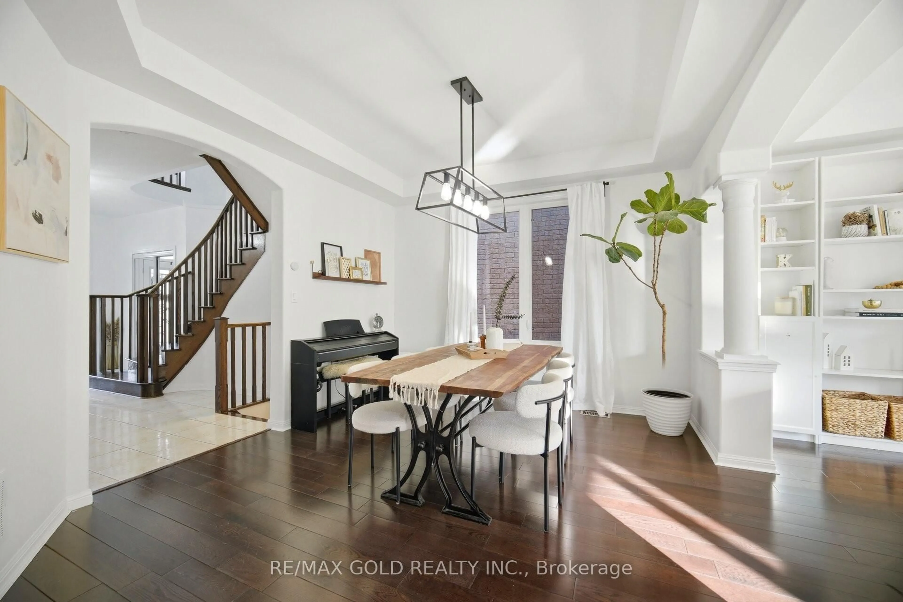 Dining room, unknown for 20 Peppermint Clse, Brampton Ontario L6P 3C7