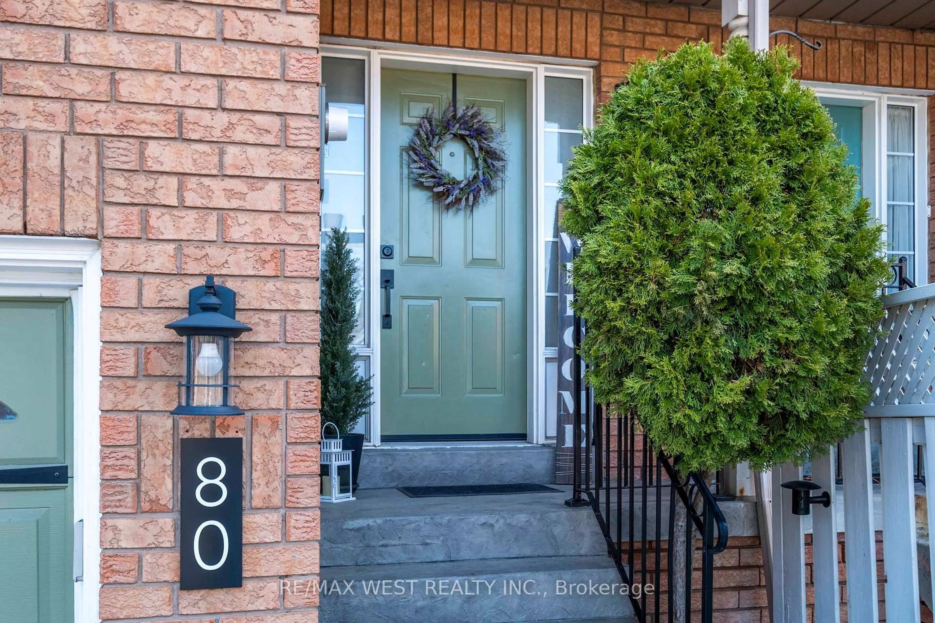 Indoor entryway for 57 Brickyard Way #80, Brampton Ontario L6V 4M3