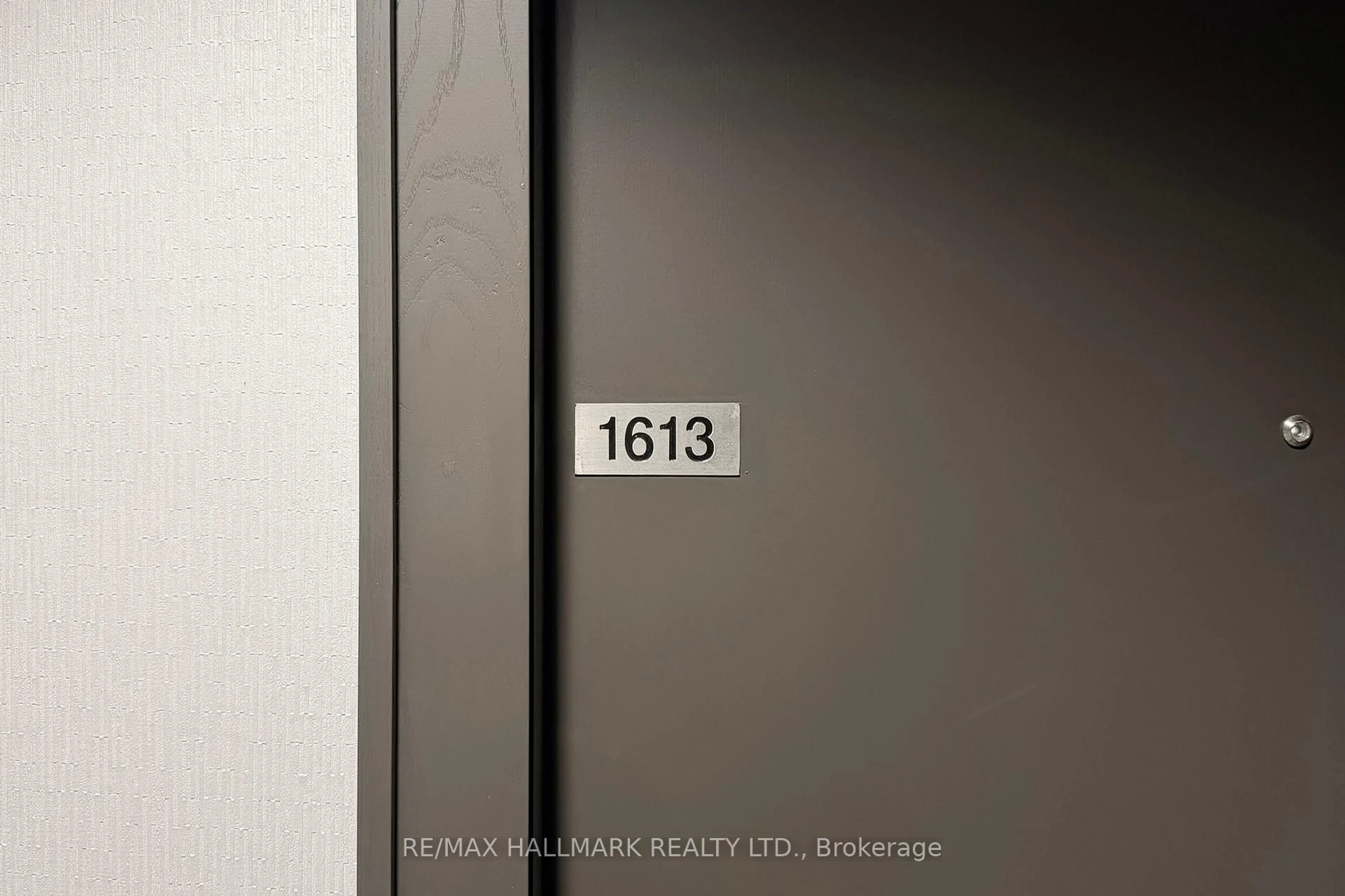 Unknown for 103 The Queensway Way #1613, Toronto Ontario M6S 5B3