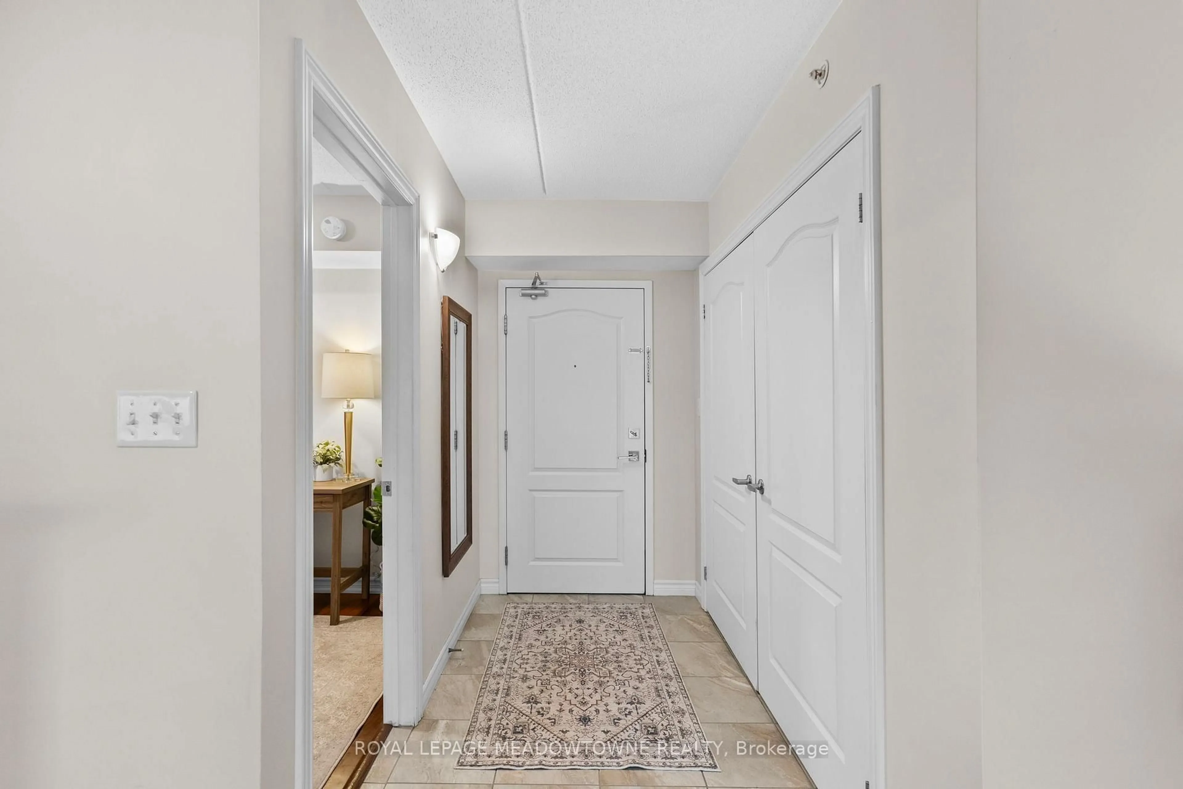 Indoor entryway for 1470 Main St #310, Milton Ontario L9T 8W6