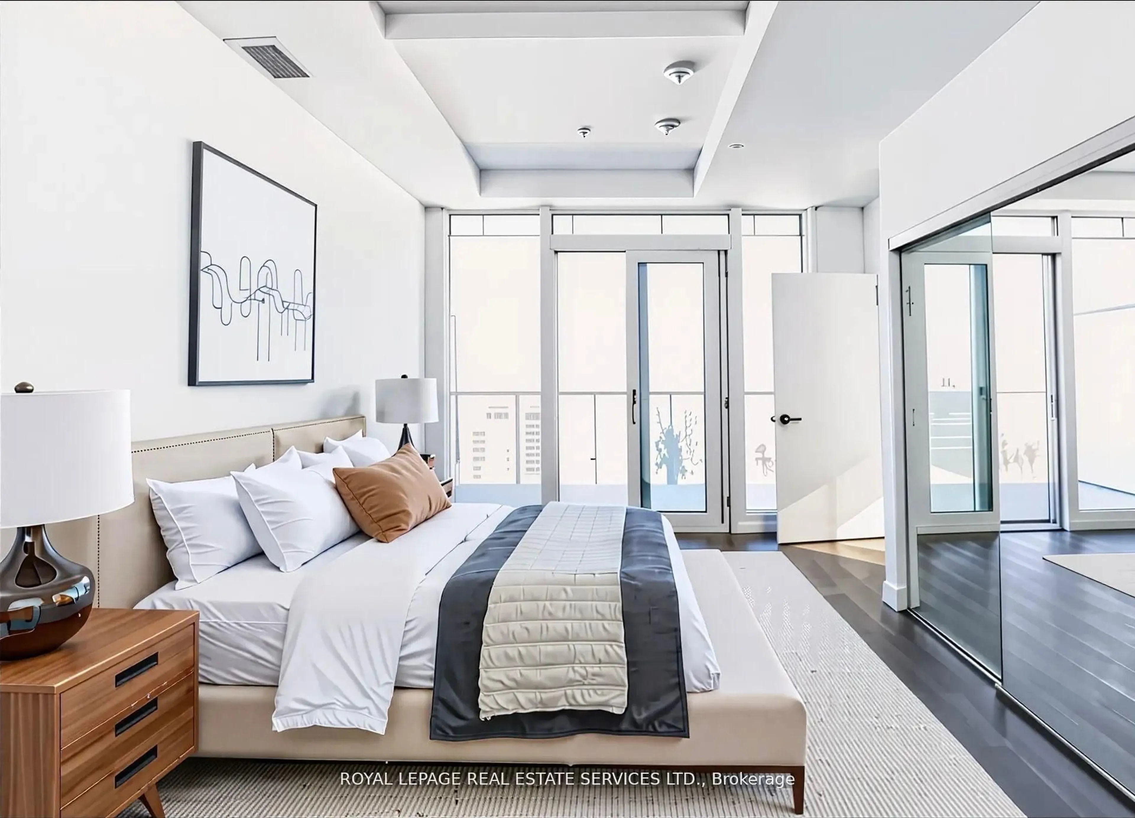 Bedroom with bed, unknown for 3900 Confederation Pkwy #4203, Mississauga Ontario L5B 0M3